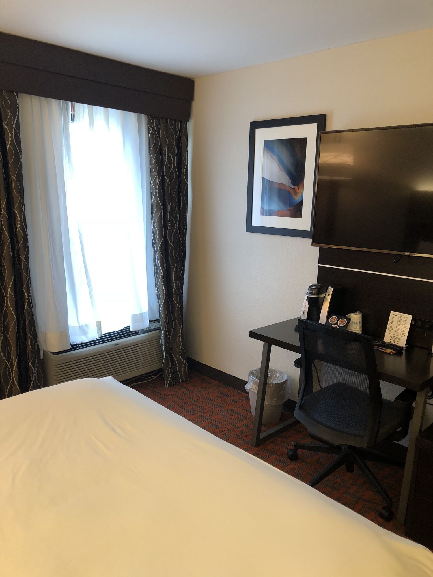 Holiday Inn Express Metropolis