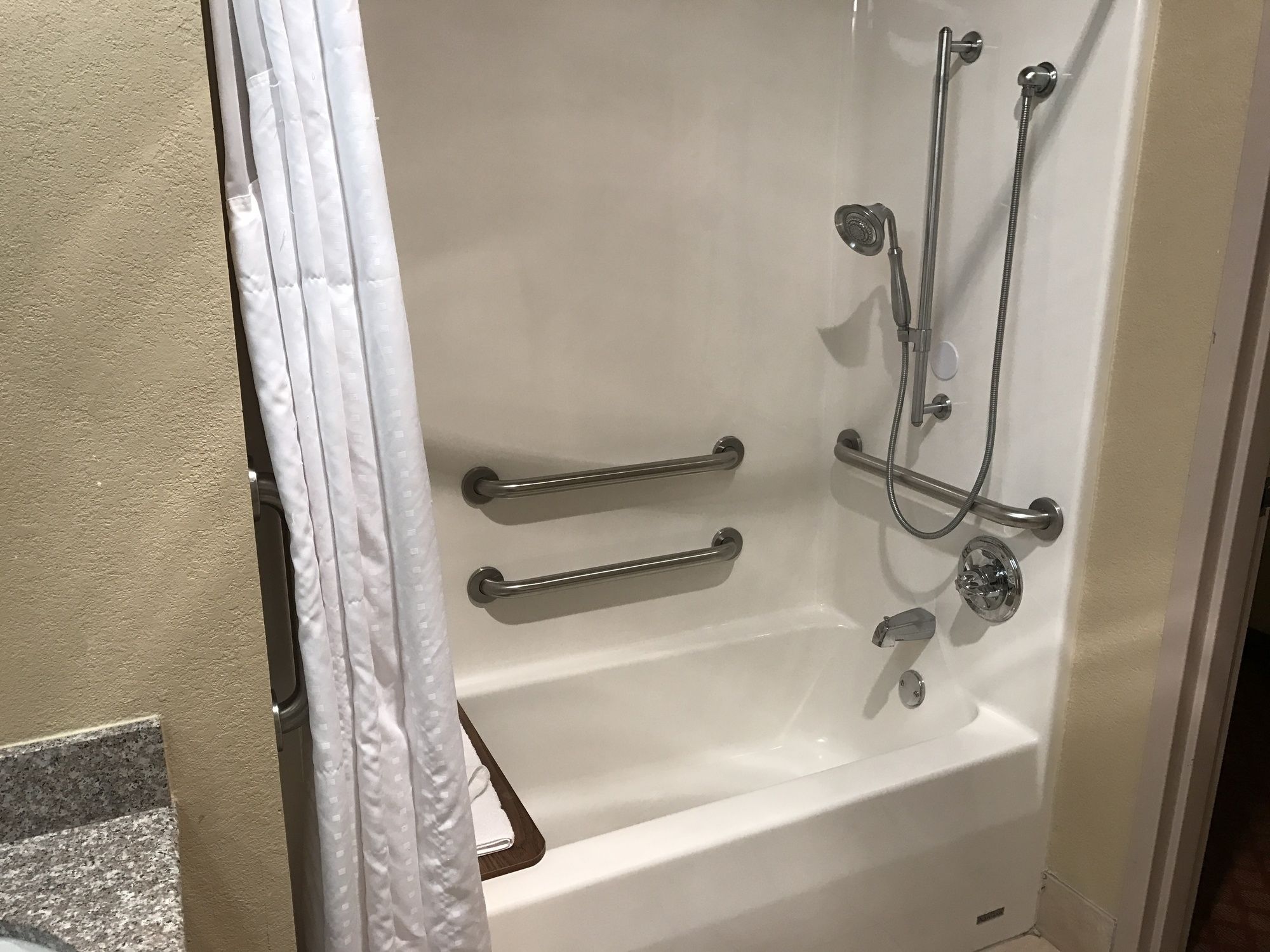 Holiday Inn Express Metropolis