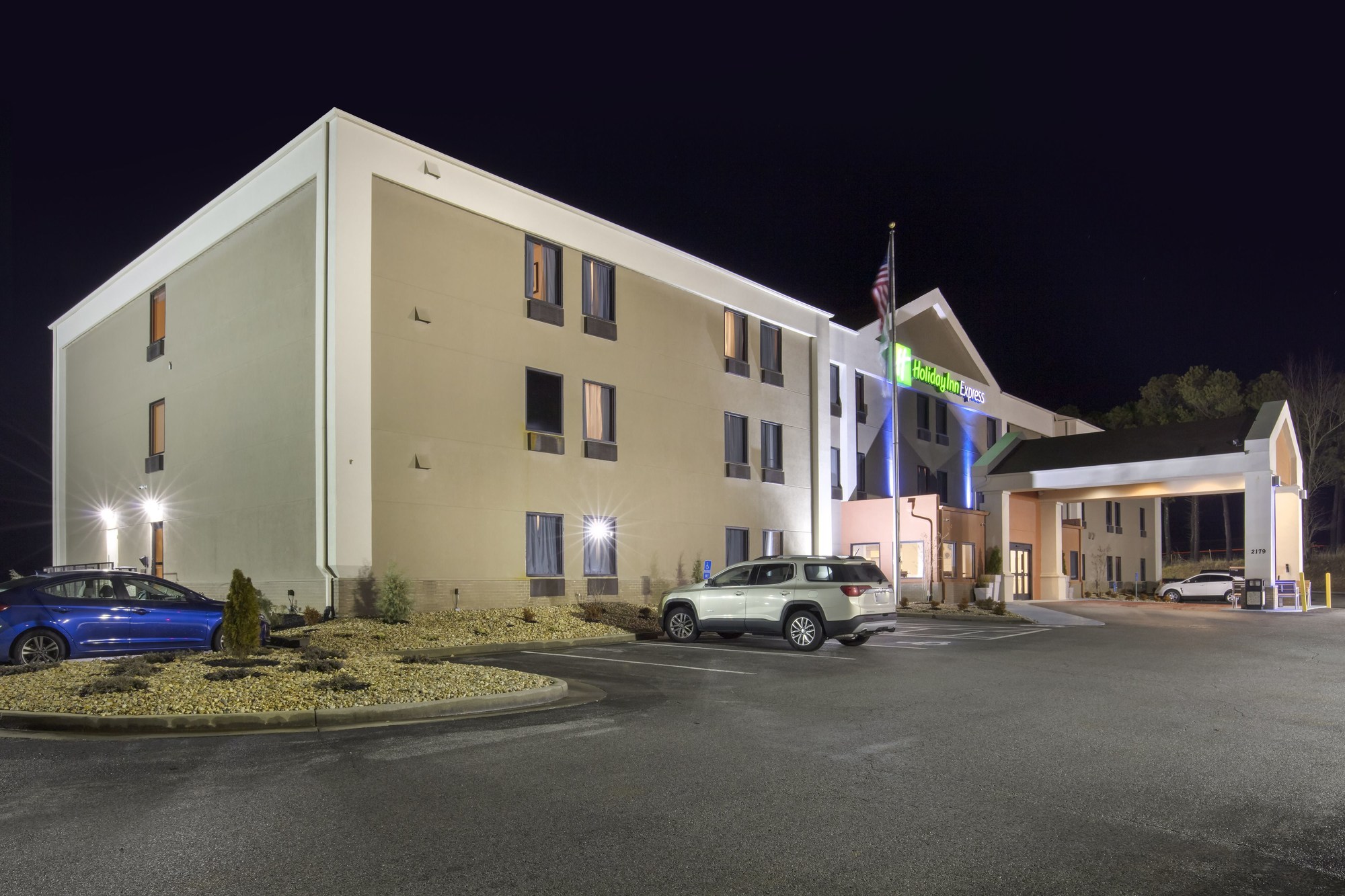 Holiday Inn Express Metropolis