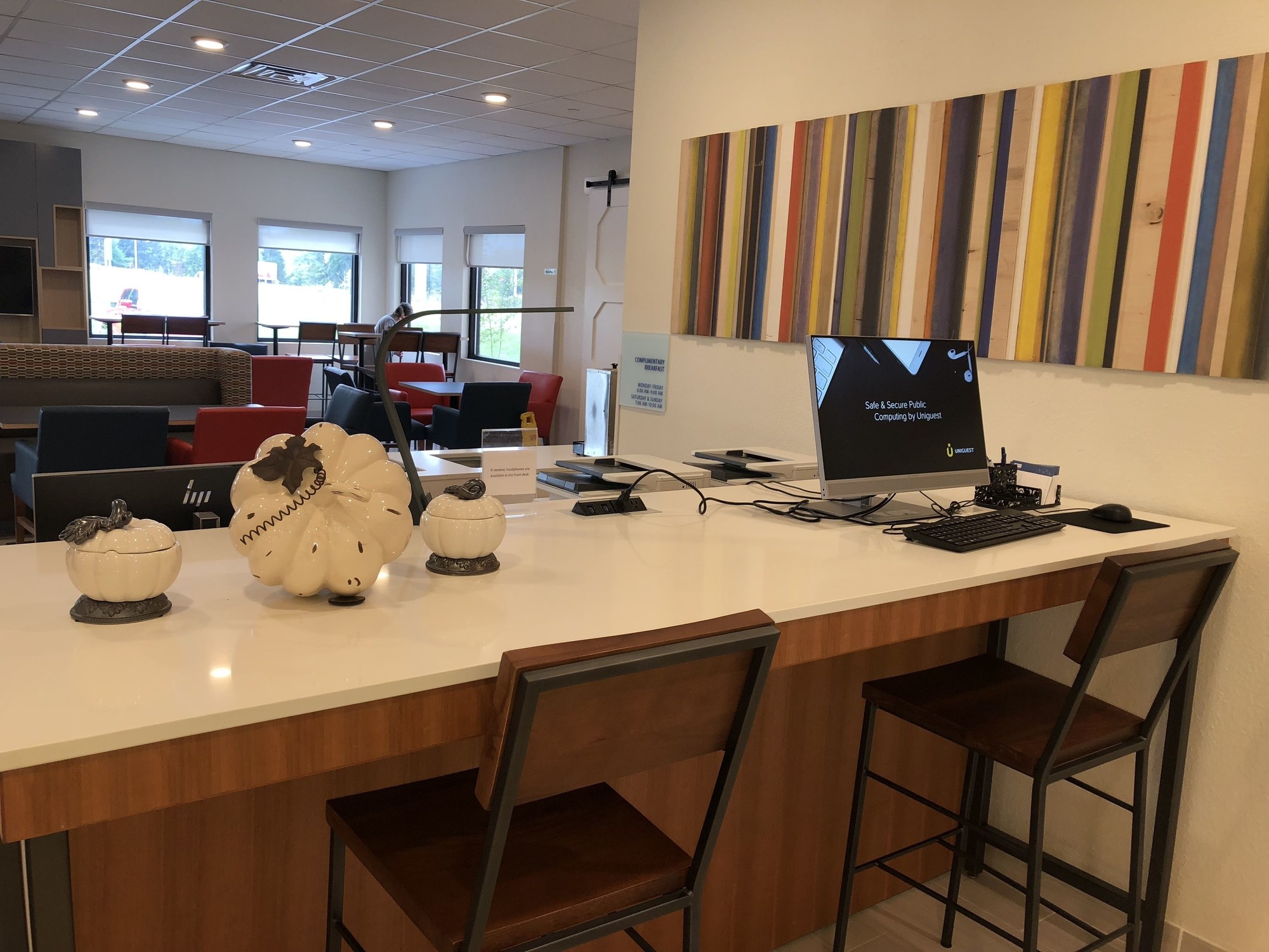 Holiday Inn Express Metropolis
