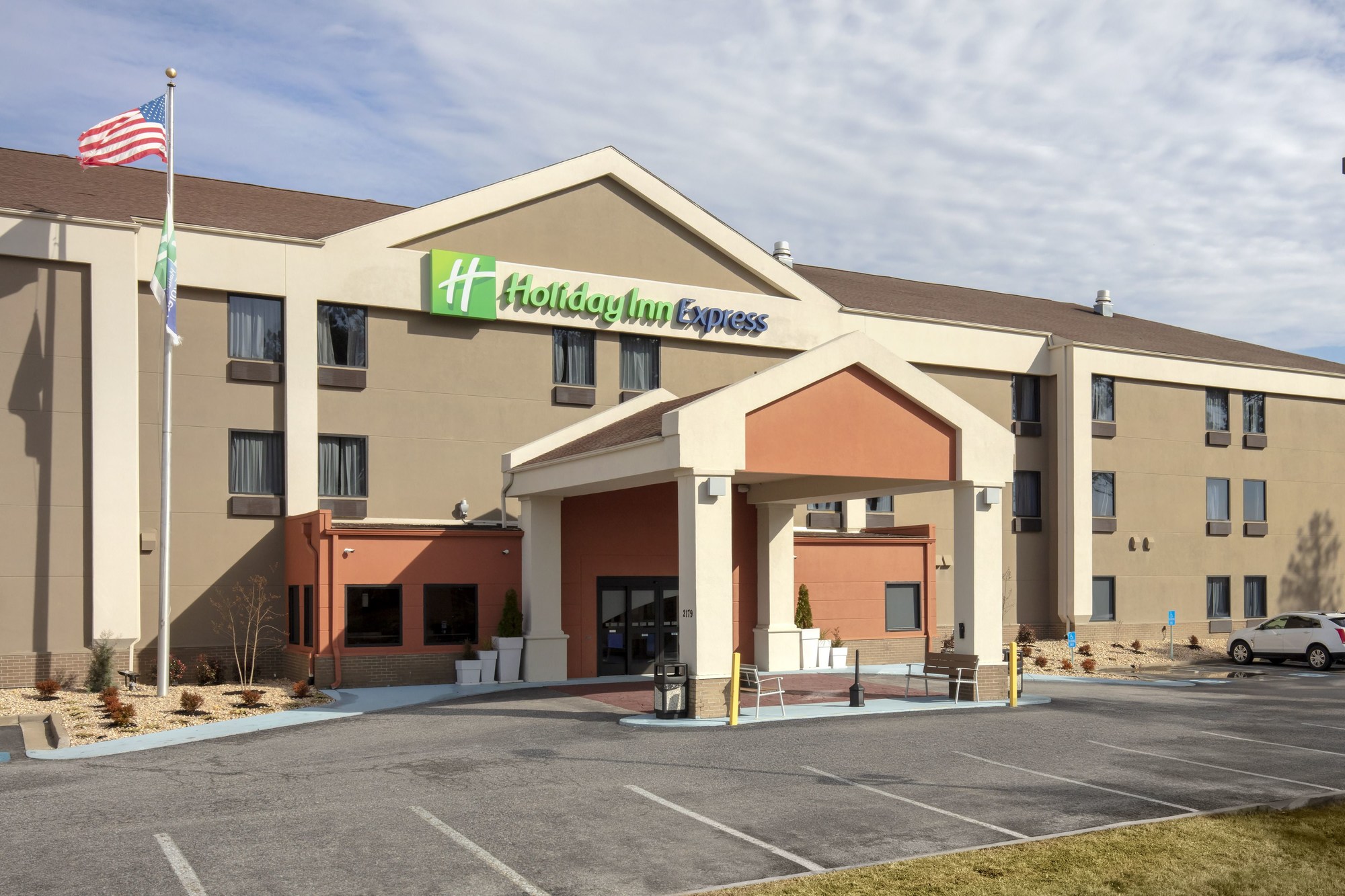 Holiday Inn Express Metropolis