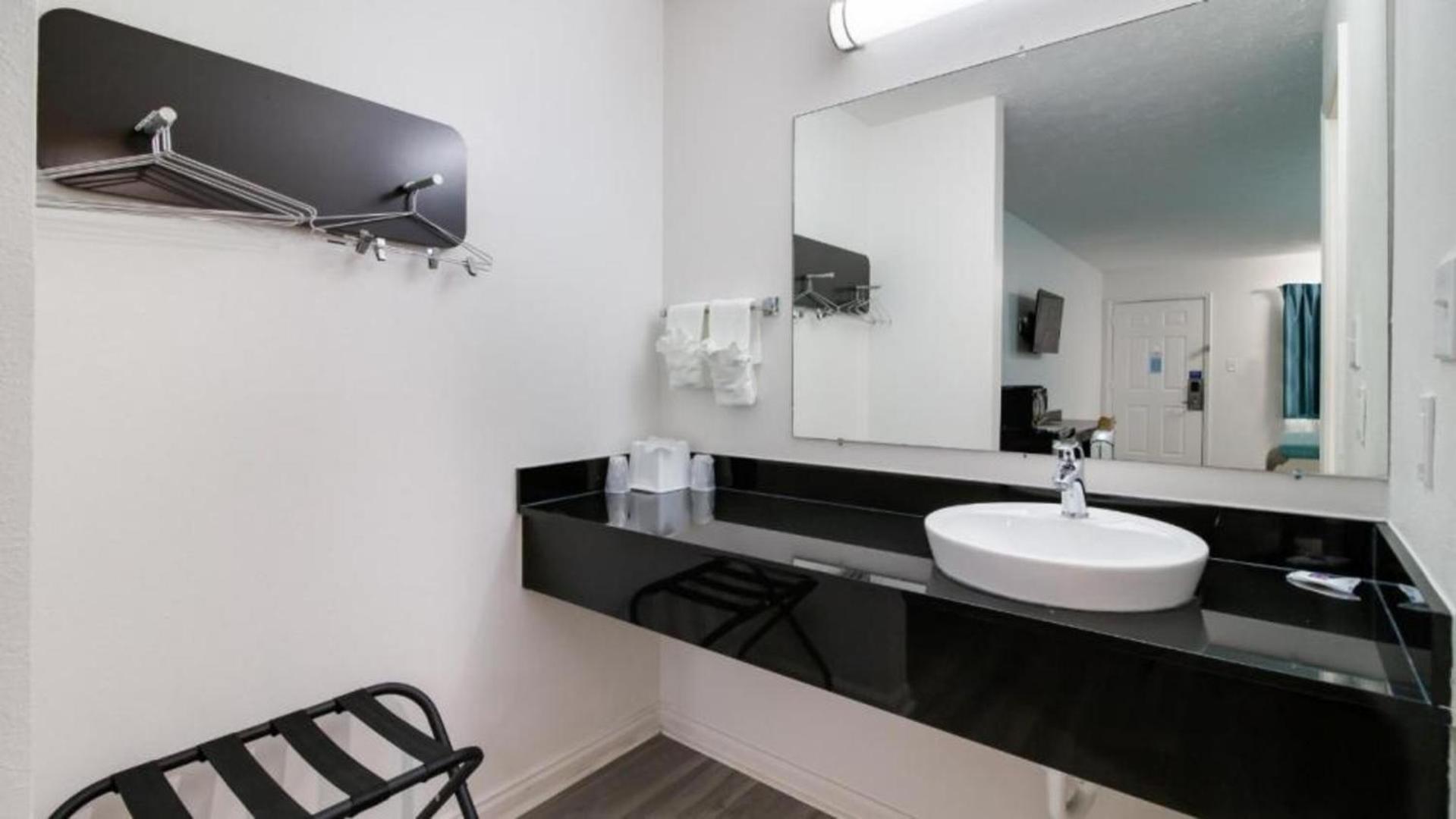 Motel 6 Metropolis, IL