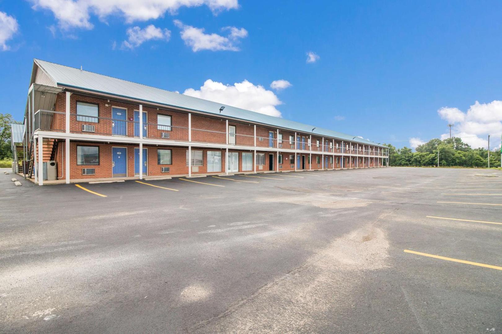 Motel 6 Metropolis, IL