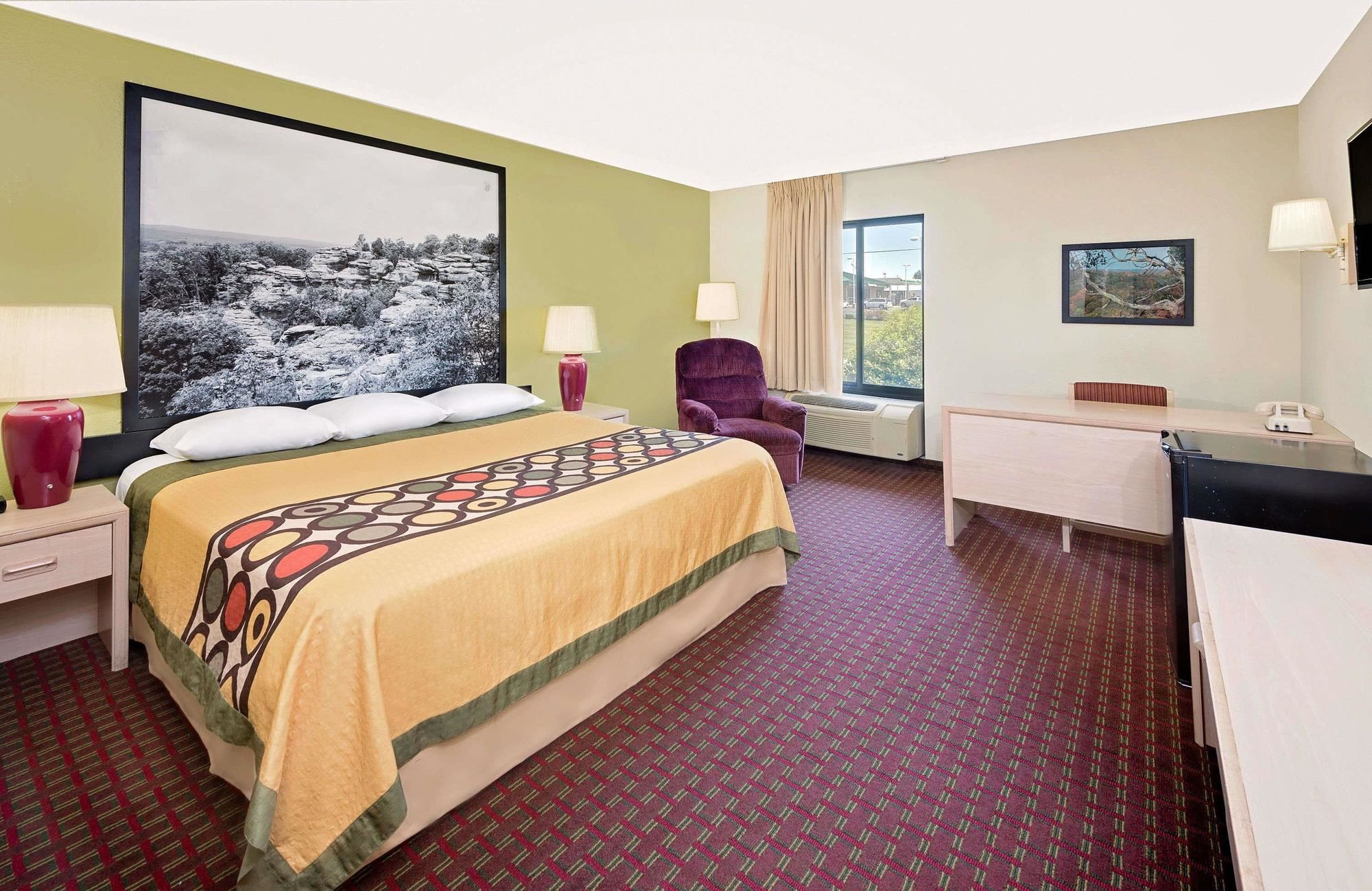 Super 8 by Wyndham Metropolis