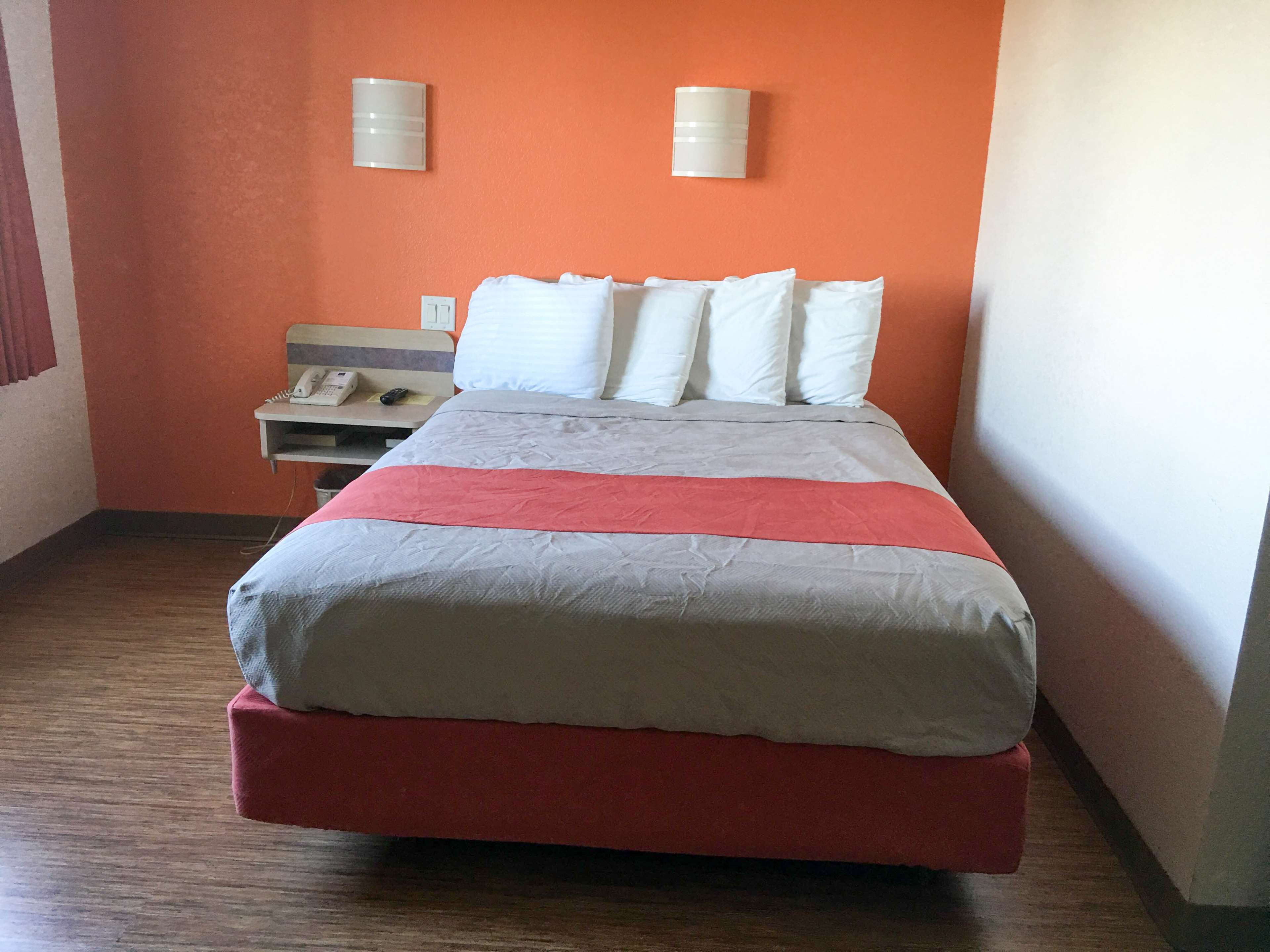 Modern Stay 39 Lakeview By OYO Minonk
