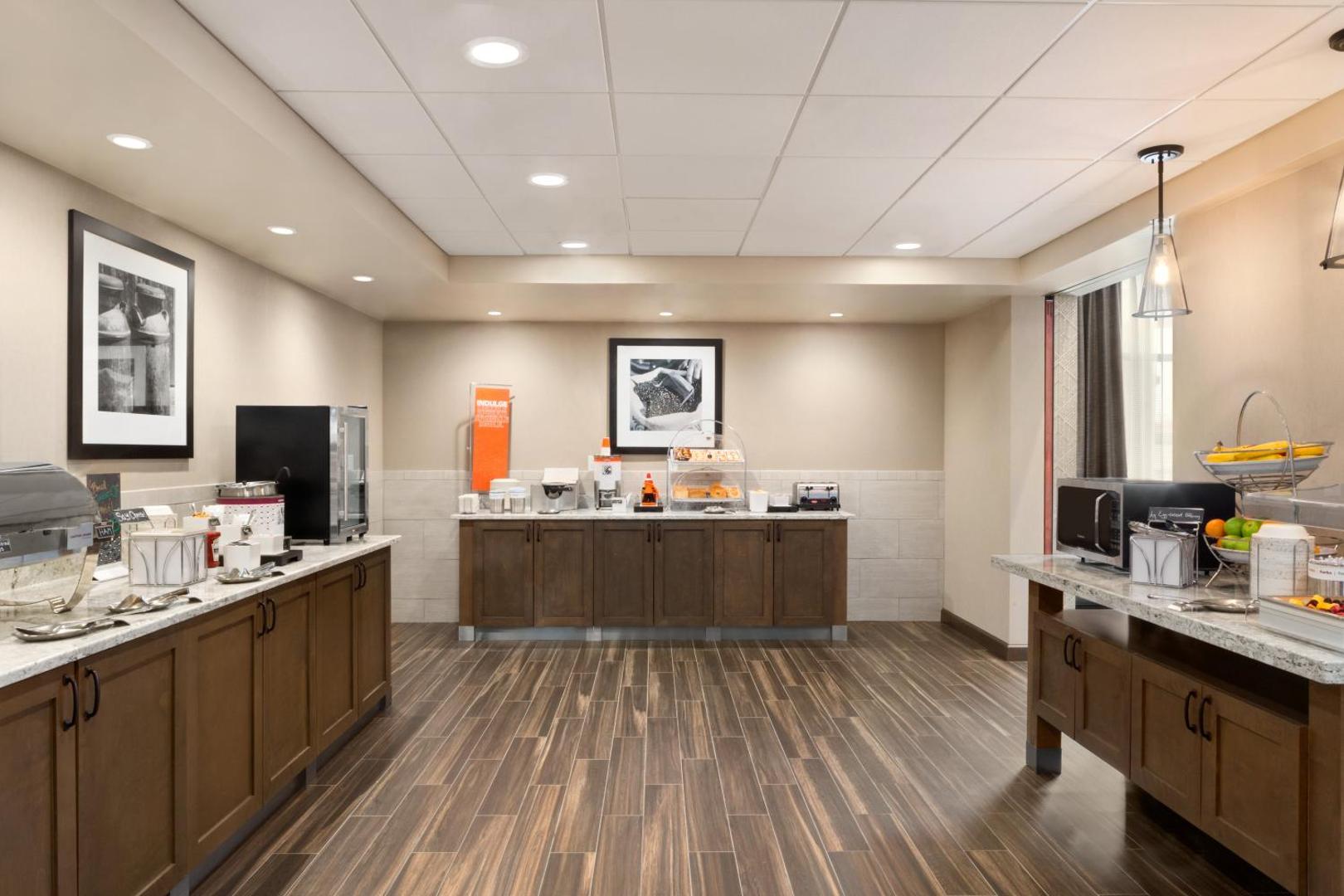 Hampton Inn & Suites Minooka