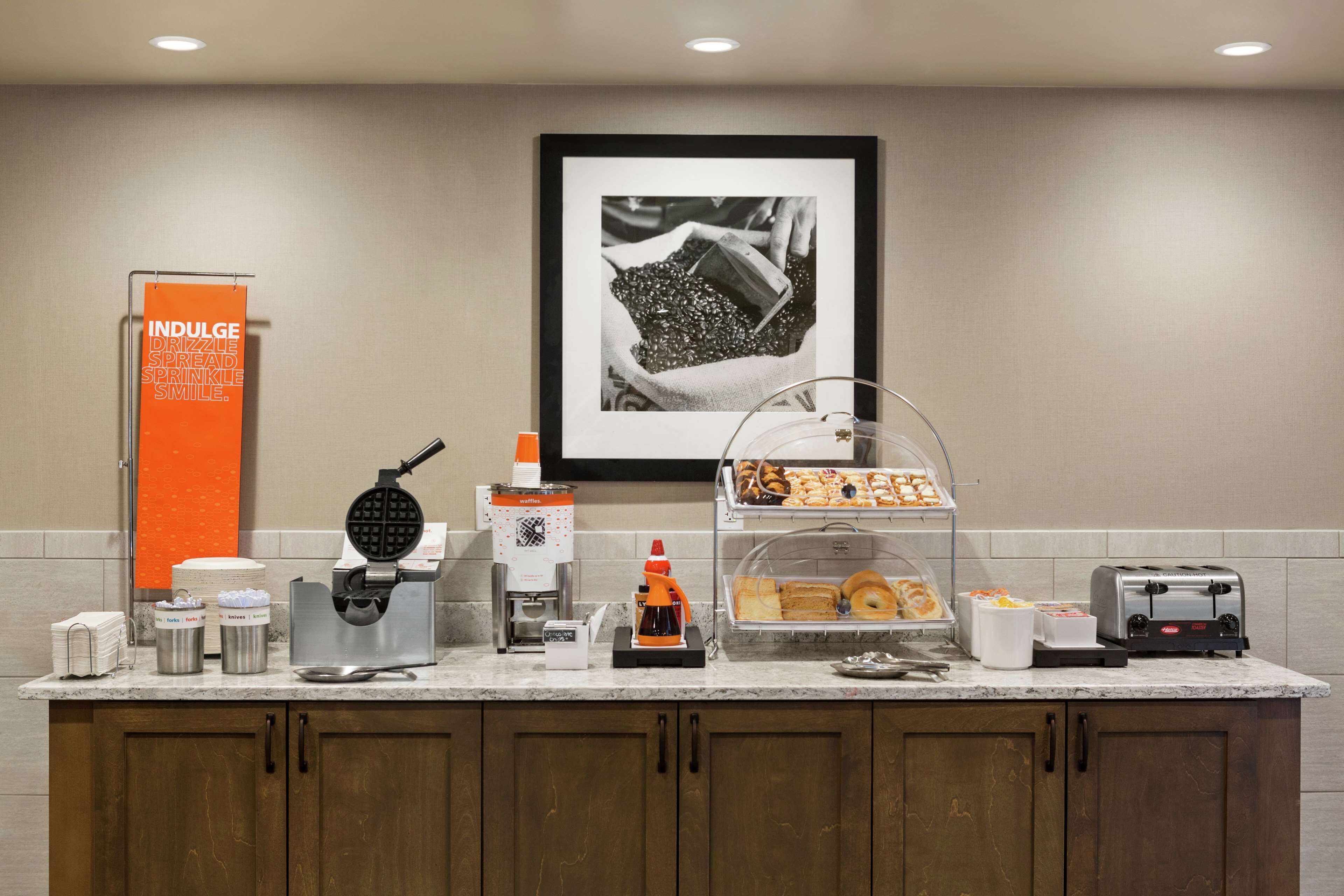 Hampton Inn & Suites Minooka
