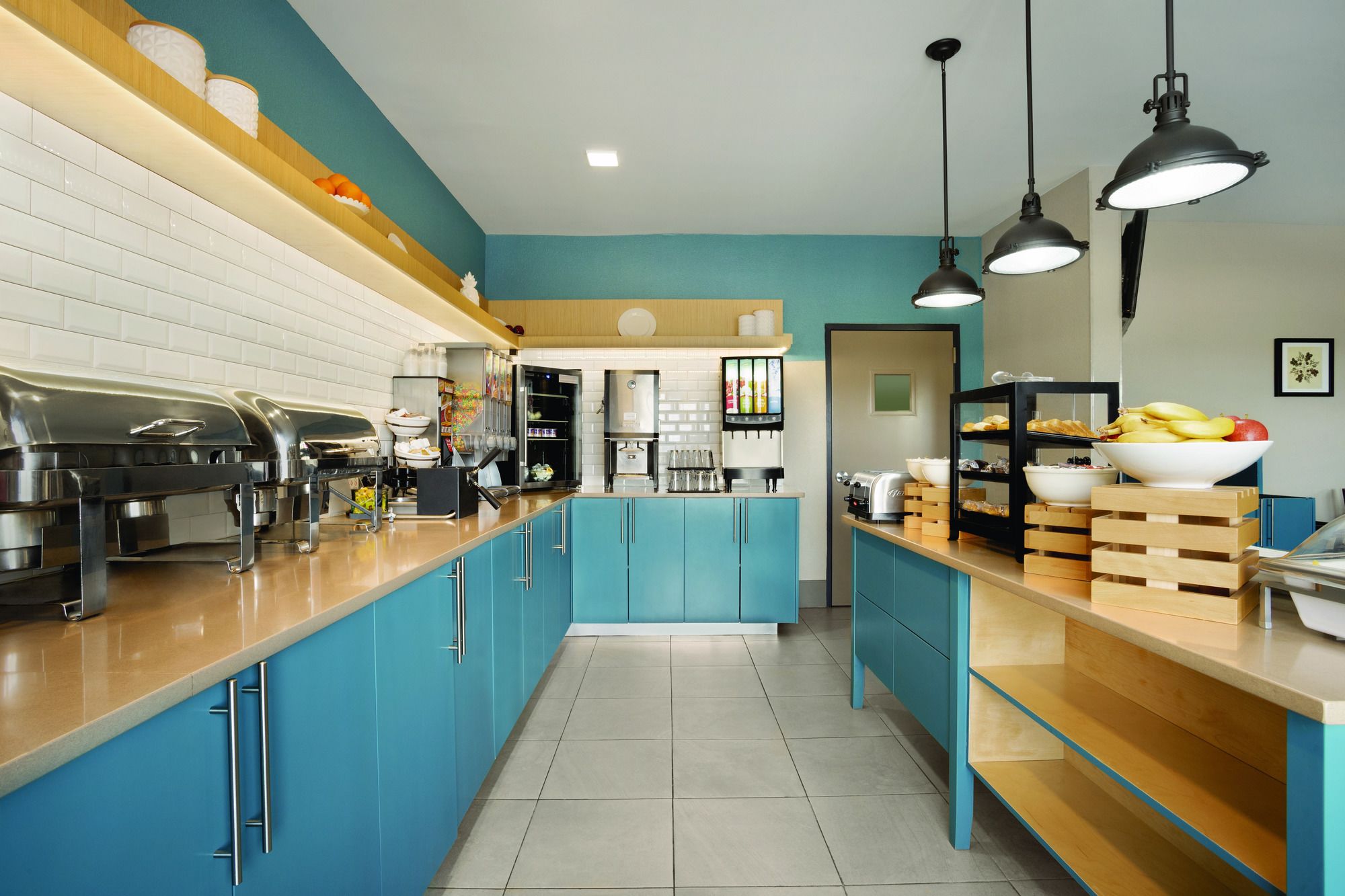 Country Inn & Suites by Radisson, Moline Airport, IL