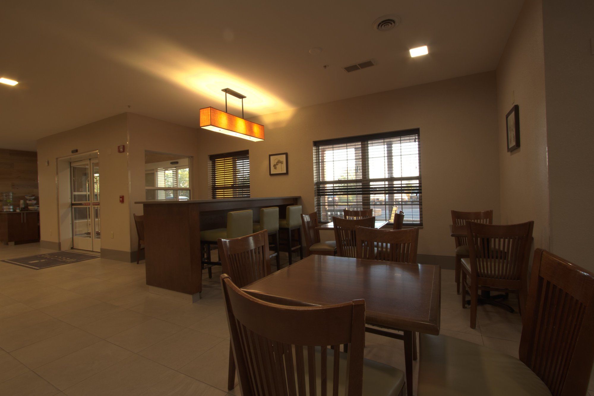 Country Inn & Suites by Radisson, Moline Airport, IL
