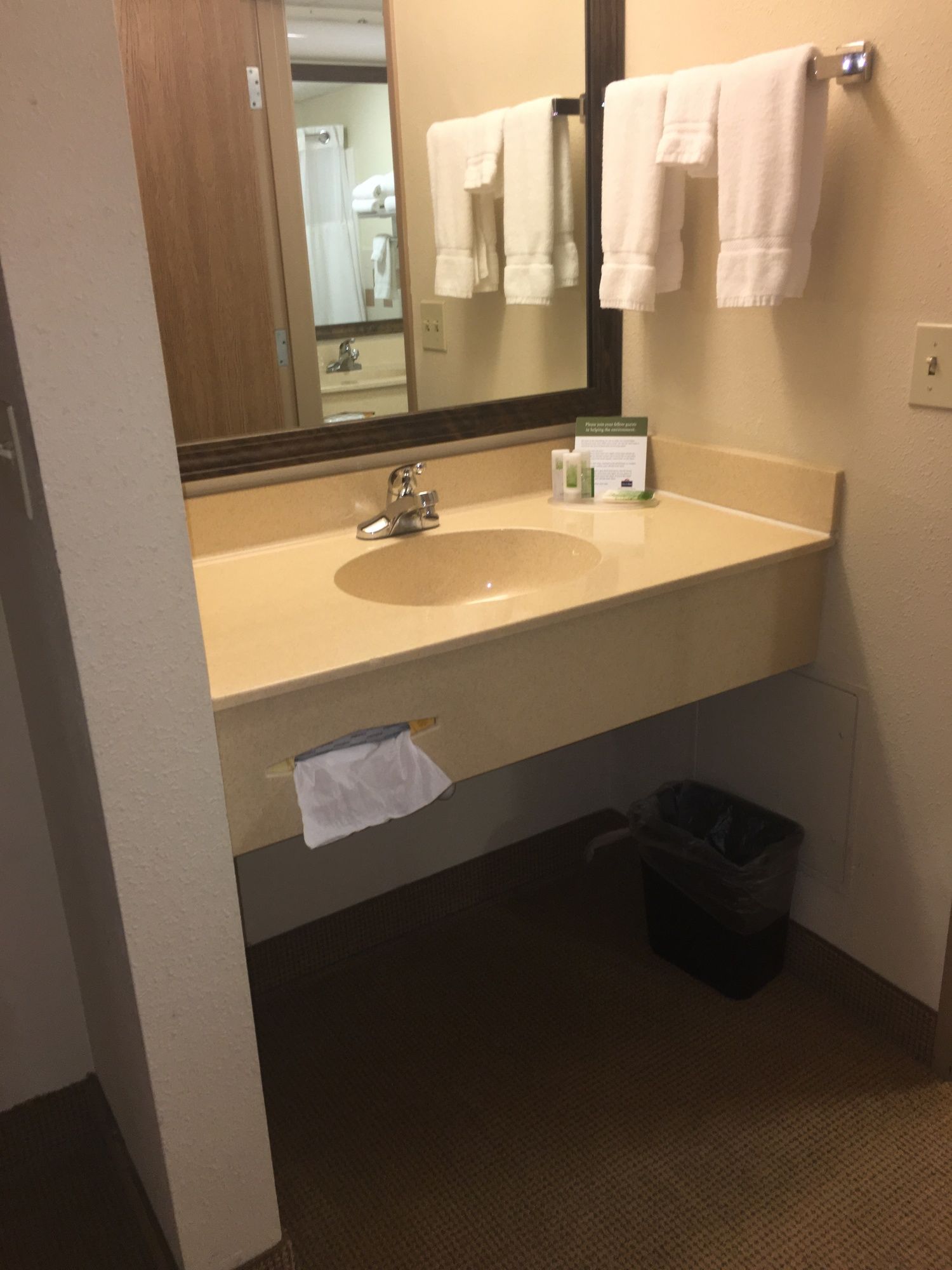 AmericInn by Wyndham Monmouth