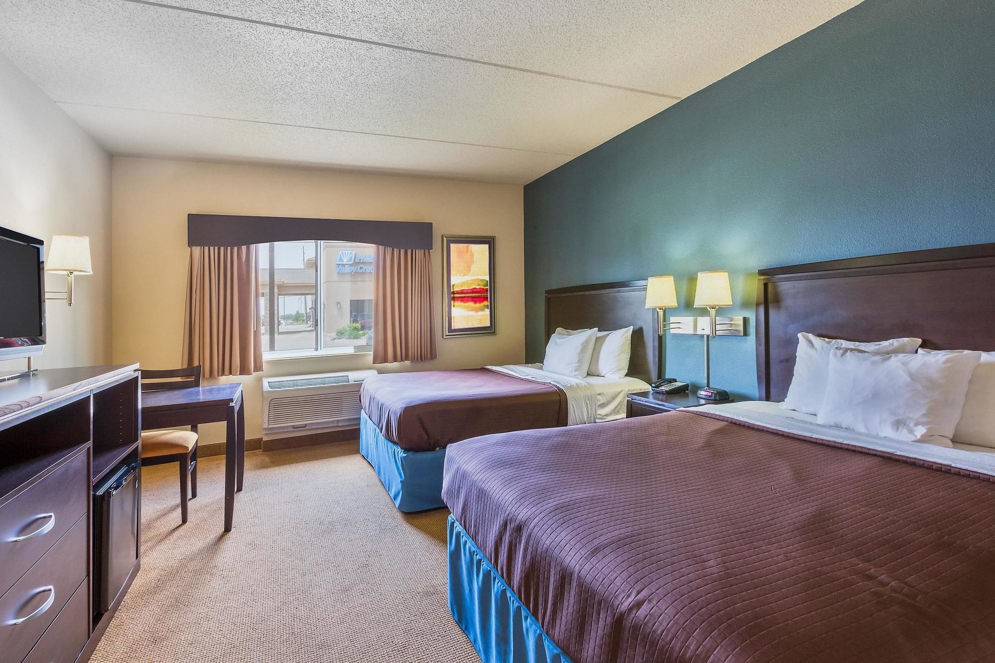 AmericInn by Wyndham Monmouth