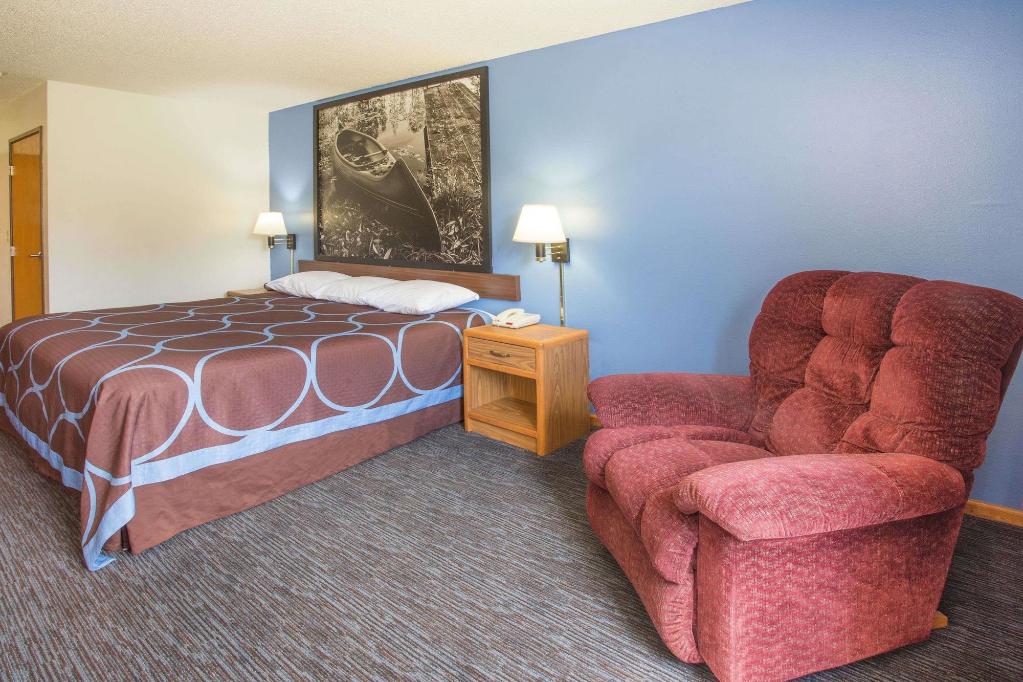 Super 8 by Wyndham Monmouth IL
