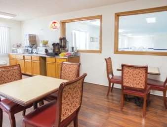 Super 8 by Wyndham Monmouth IL