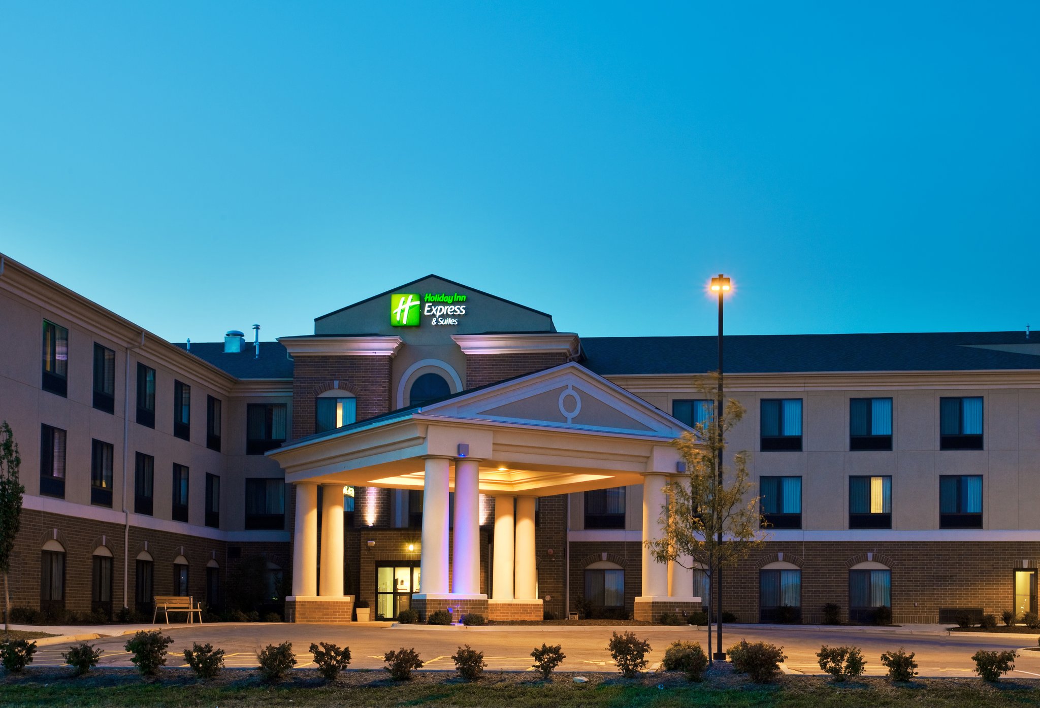Holiday Inn Express Hotel & Suites Morris