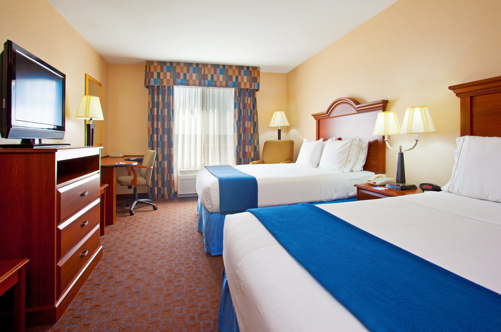 Holiday Inn Express Hotel & Suites Morris