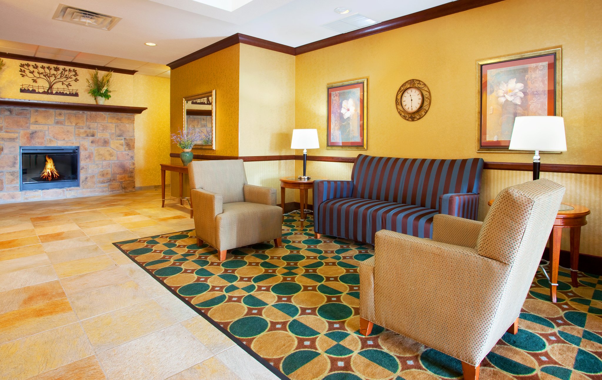 Holiday Inn Express Hotel & Suites Morris