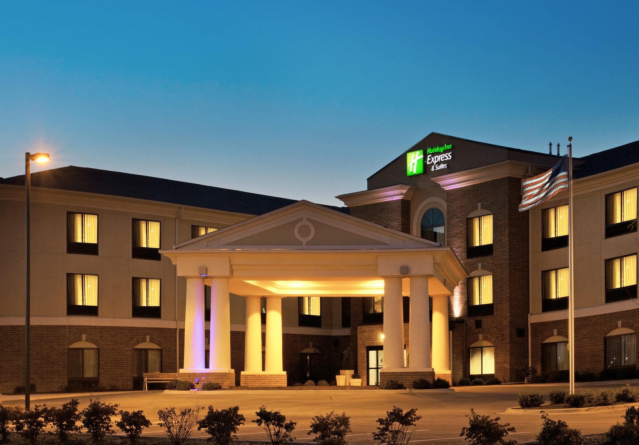 Holiday Inn Express Hotel & Suites Morris