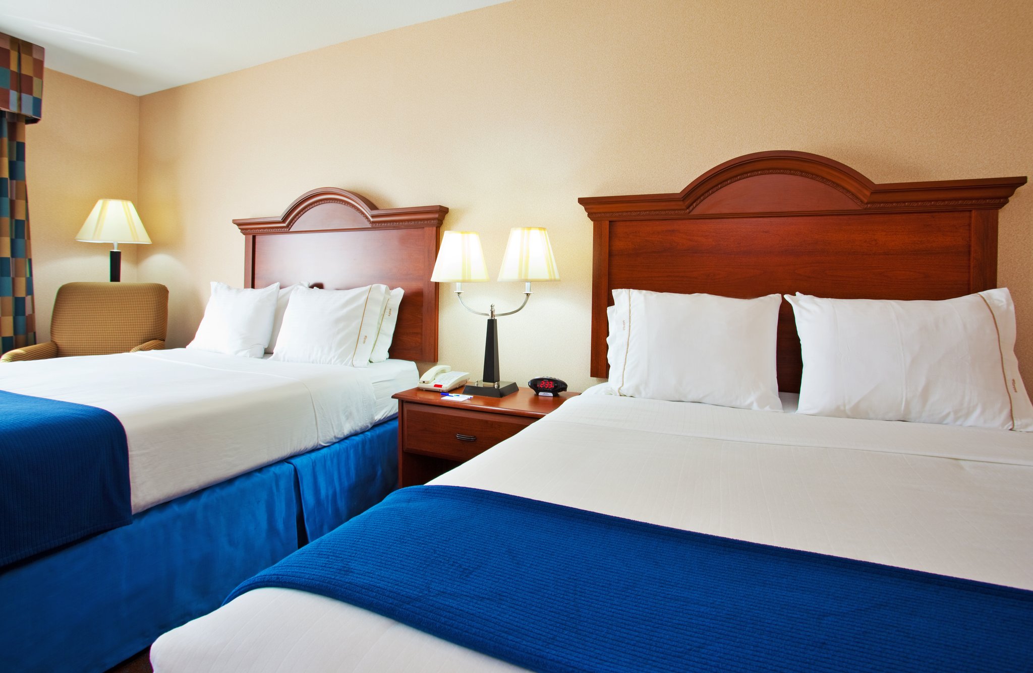 Holiday Inn Express Hotel & Suites Morris