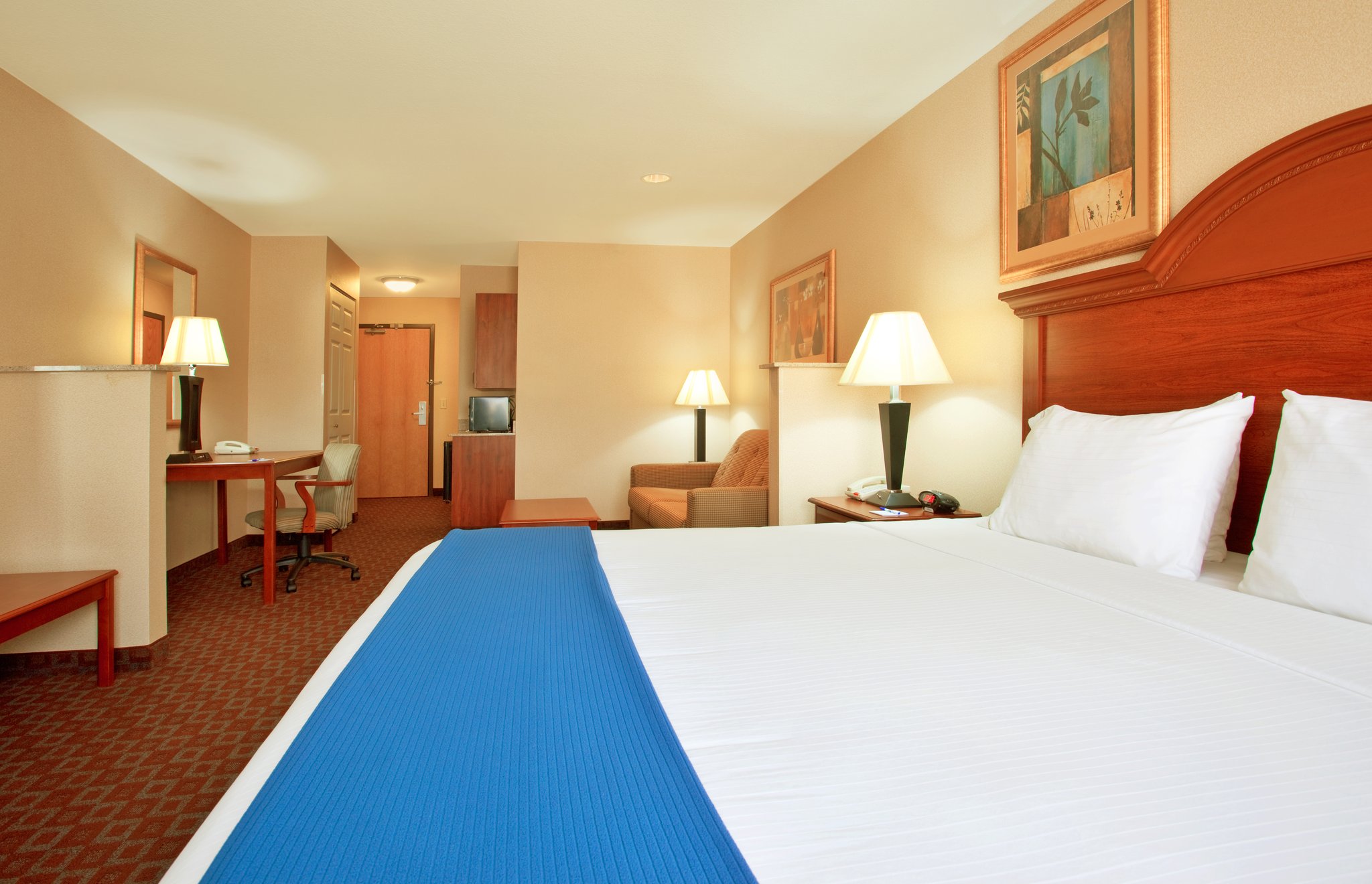 Holiday Inn Express Hotel & Suites Morris