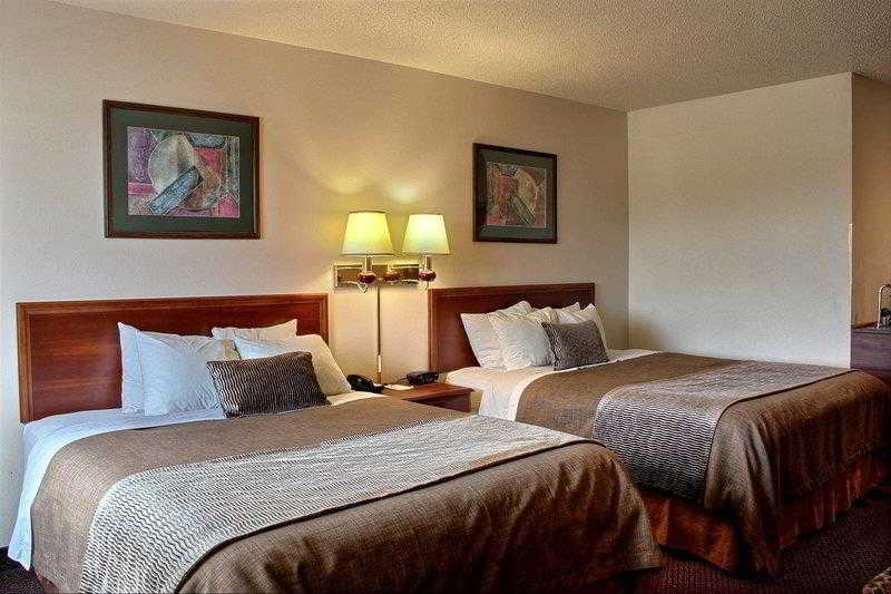 Comfort Inn & Suites at I-74 and 155