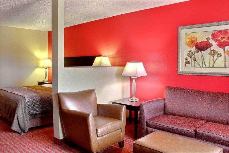 Comfort Inn & Suites at I-74 and 155