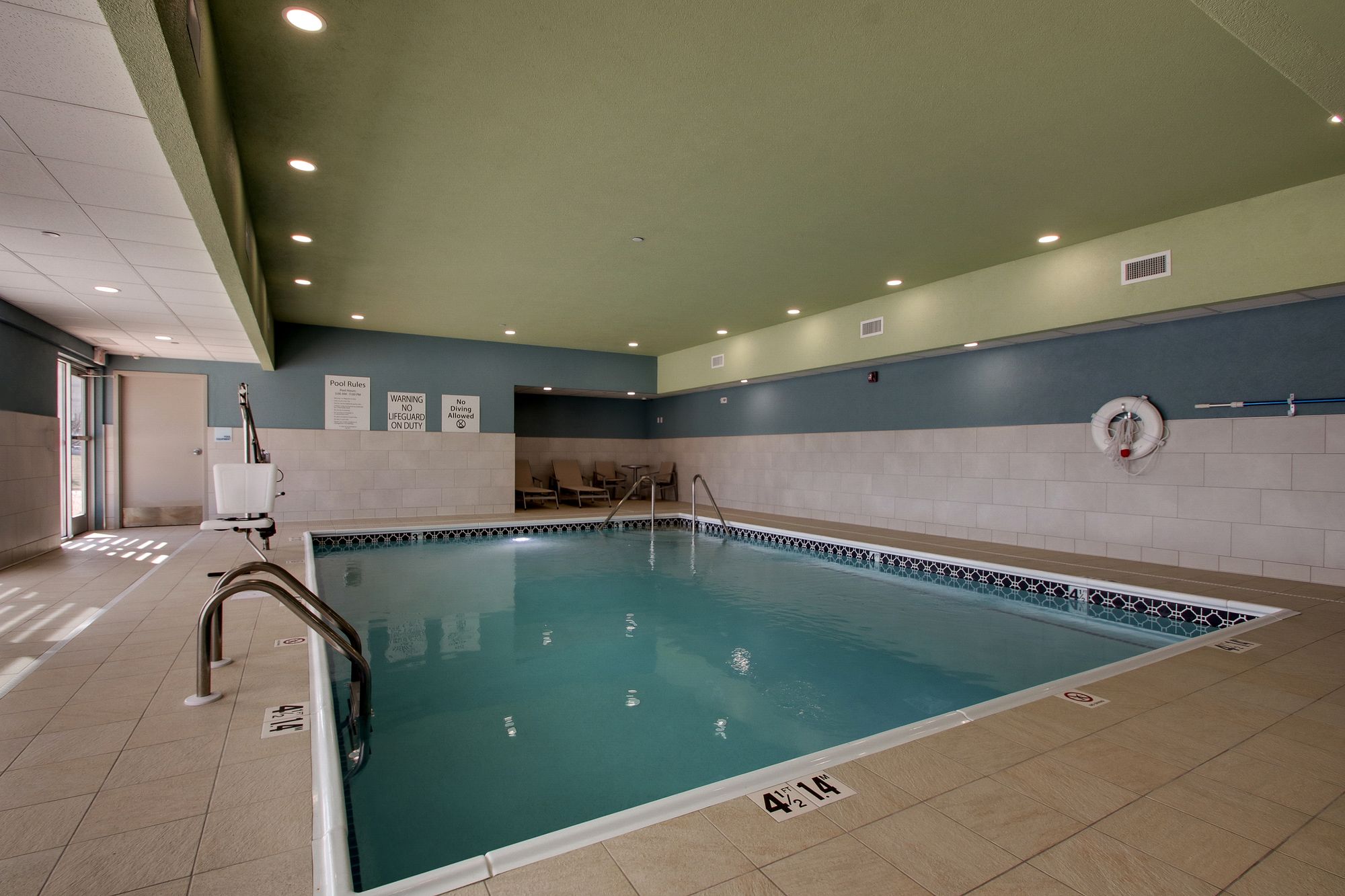 Holiday Inn Express & Suites MOUNT VERNON