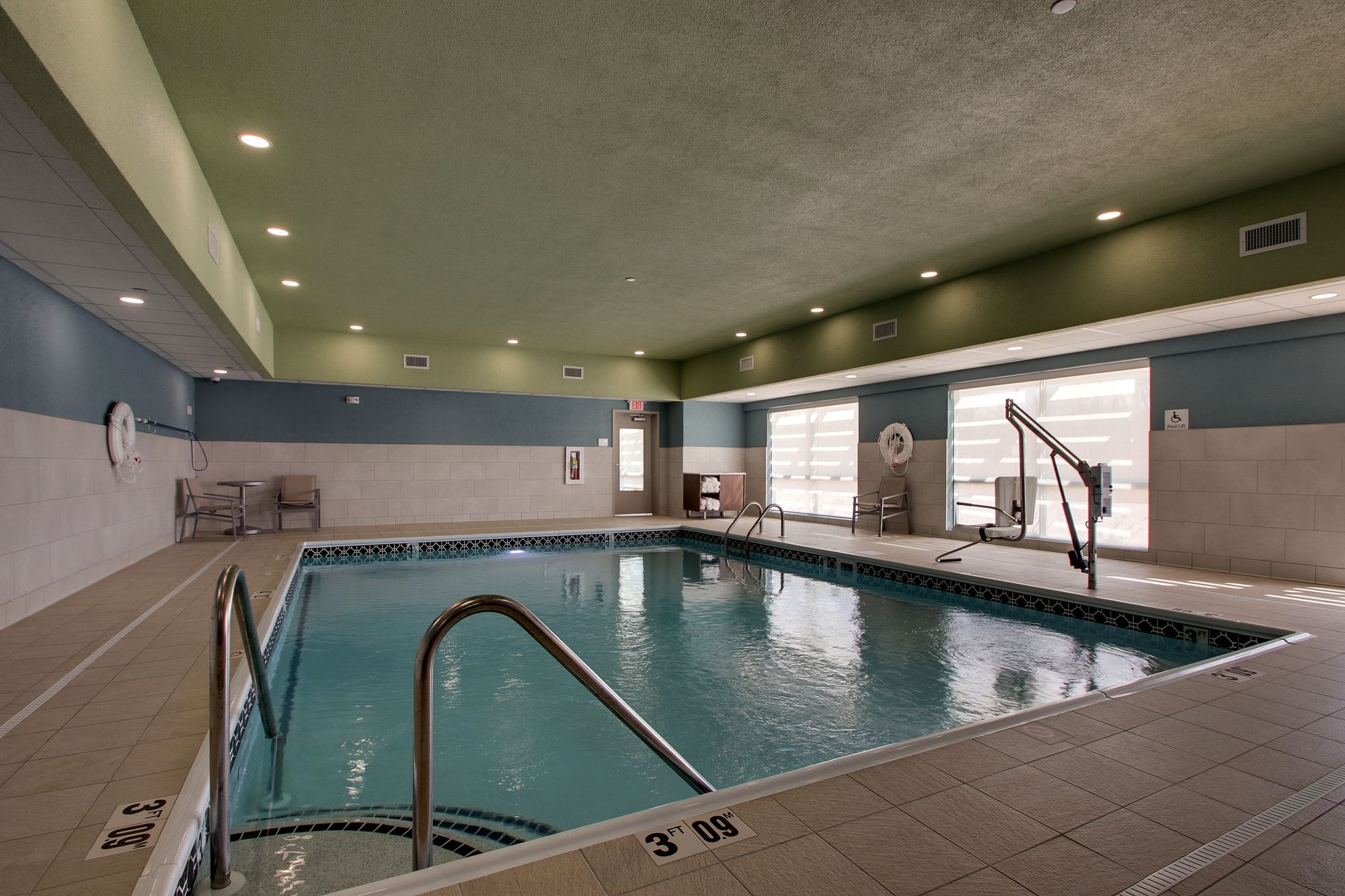 Holiday Inn Express & Suites MOUNT VERNON