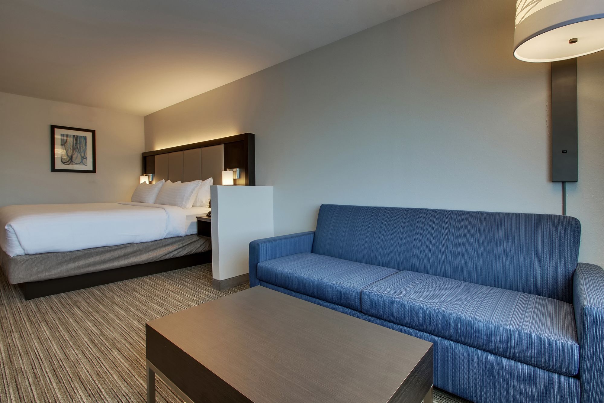 Holiday Inn Express & Suites MOUNT VERNON