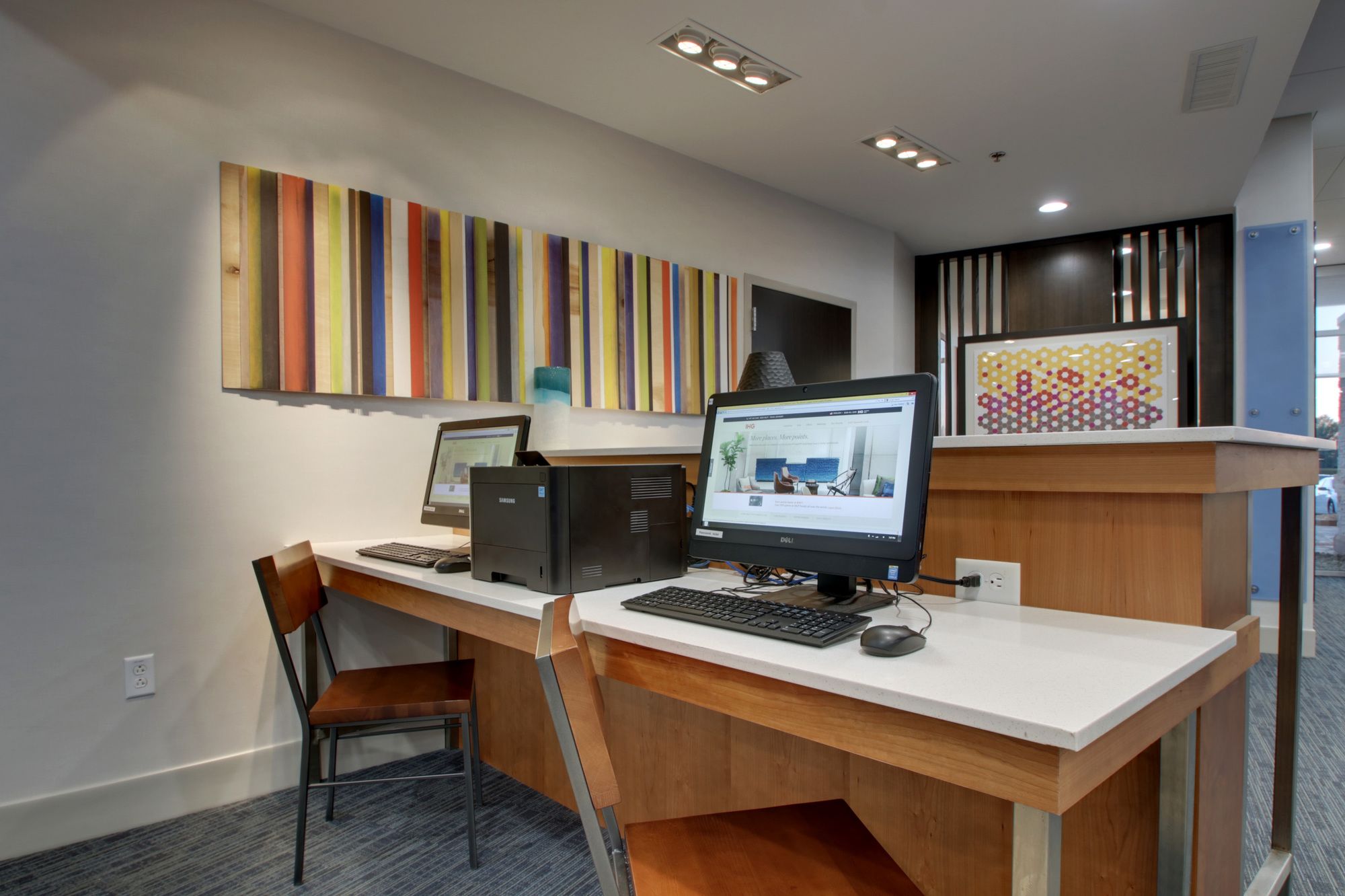 Holiday Inn Express & Suites MOUNT VERNON