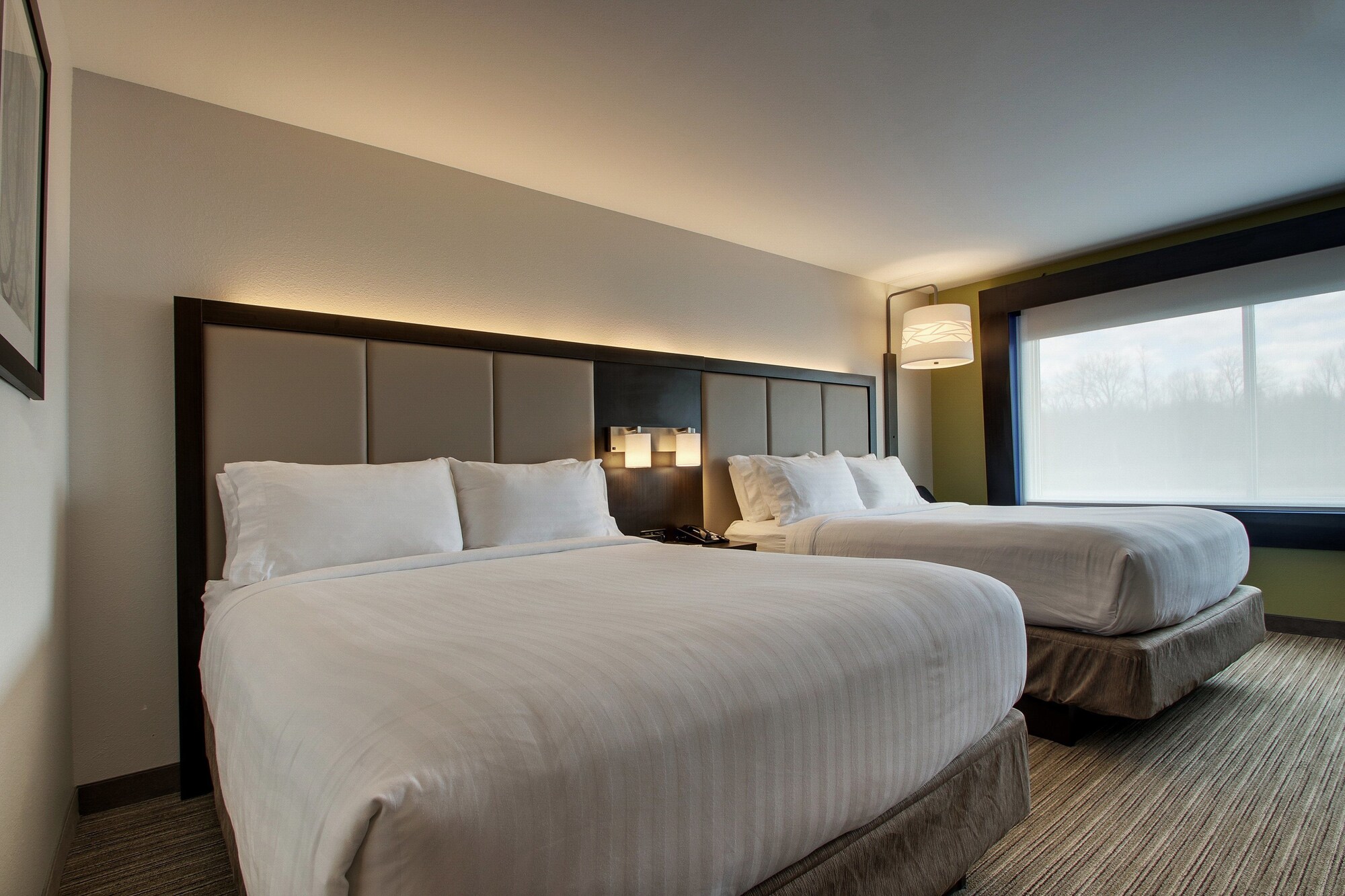 Holiday Inn Express & Suites MOUNT VERNON