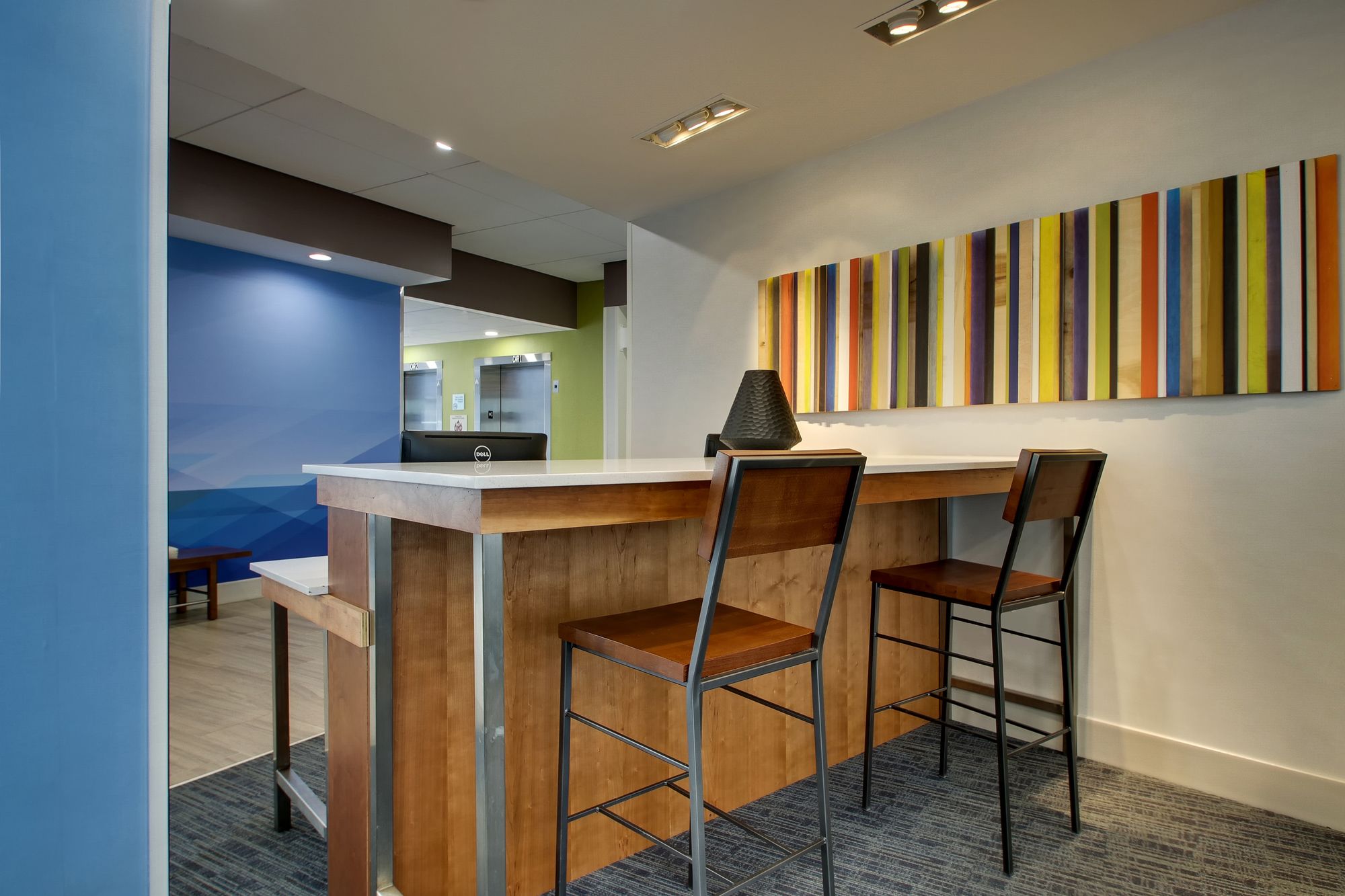Holiday Inn Express & Suites MOUNT VERNON