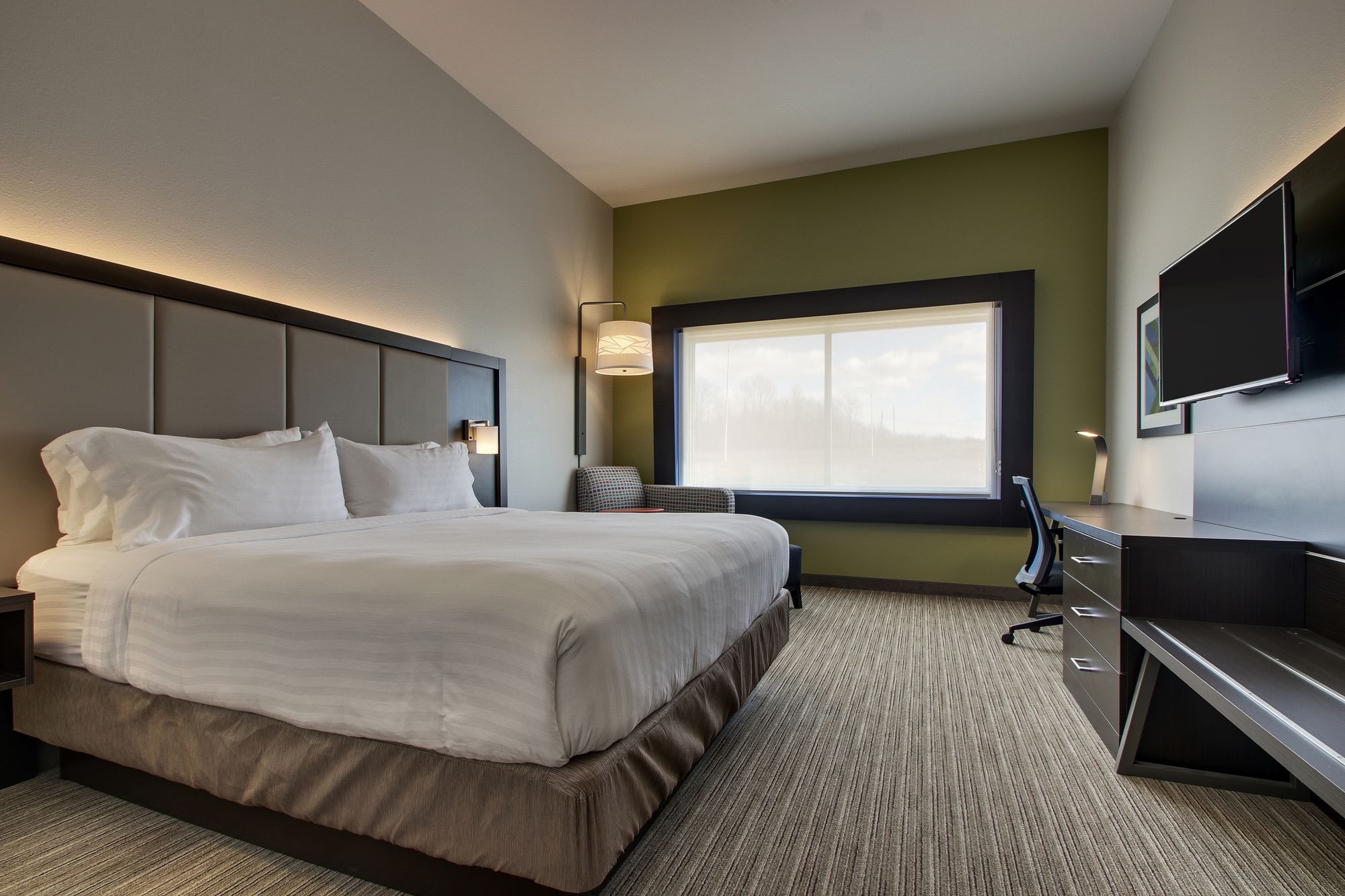 Holiday Inn Express & Suites MOUNT VERNON