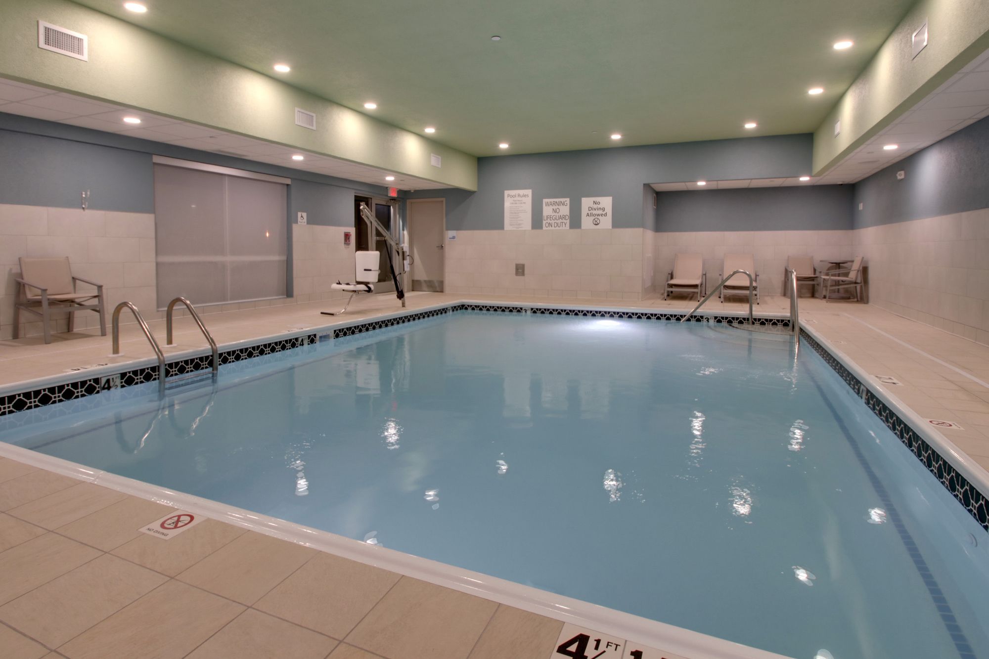 Holiday Inn Express & Suites MOUNT VERNON