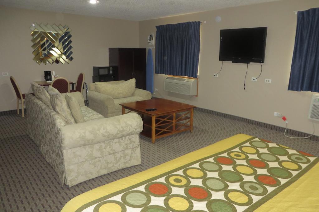 Super 8 by Wyndham Mundelein/Libertyville Area