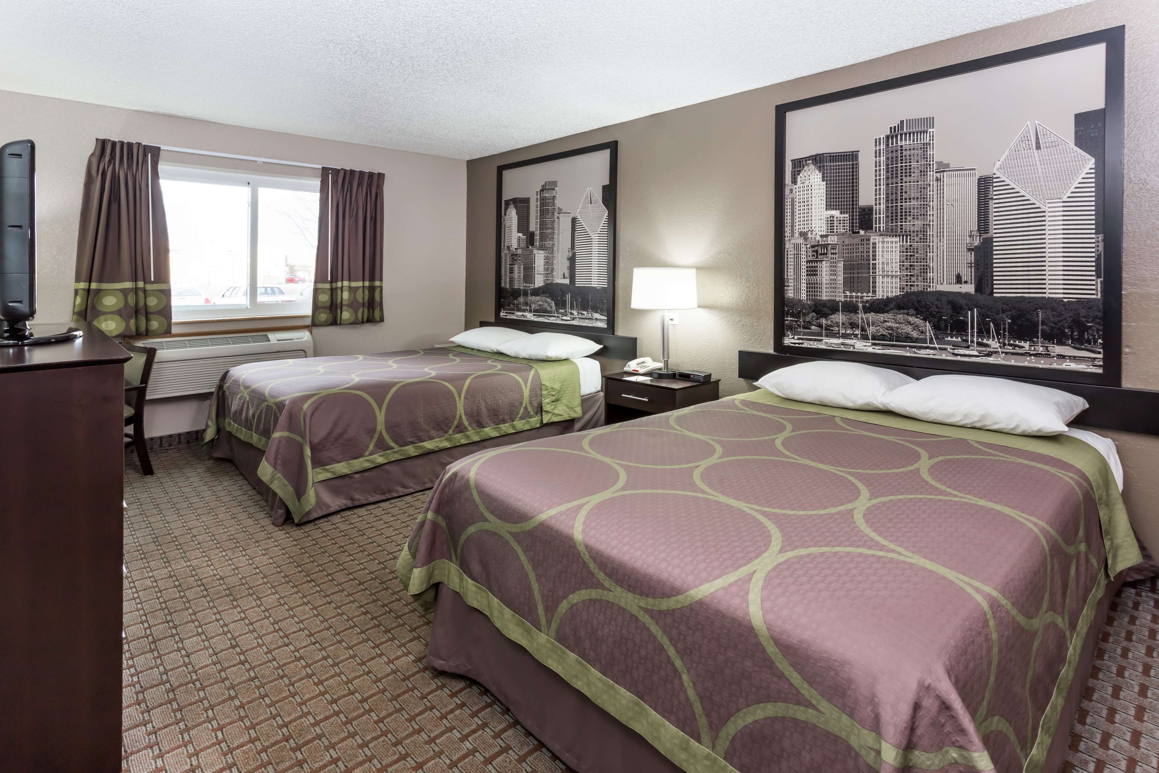 Super 8 by Wyndham Mundelein/Libertyville Area