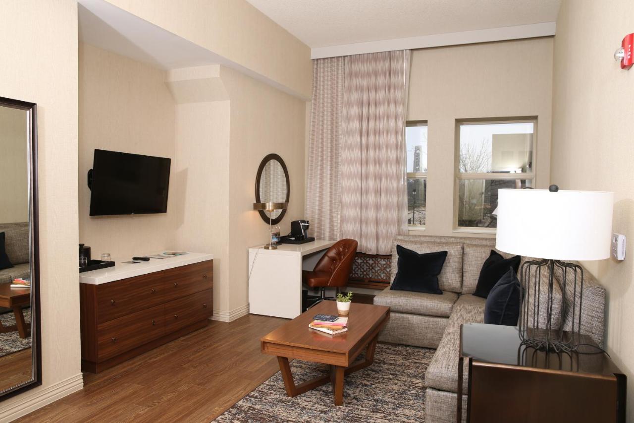 Hotel Indigo Naperville Riverwalk