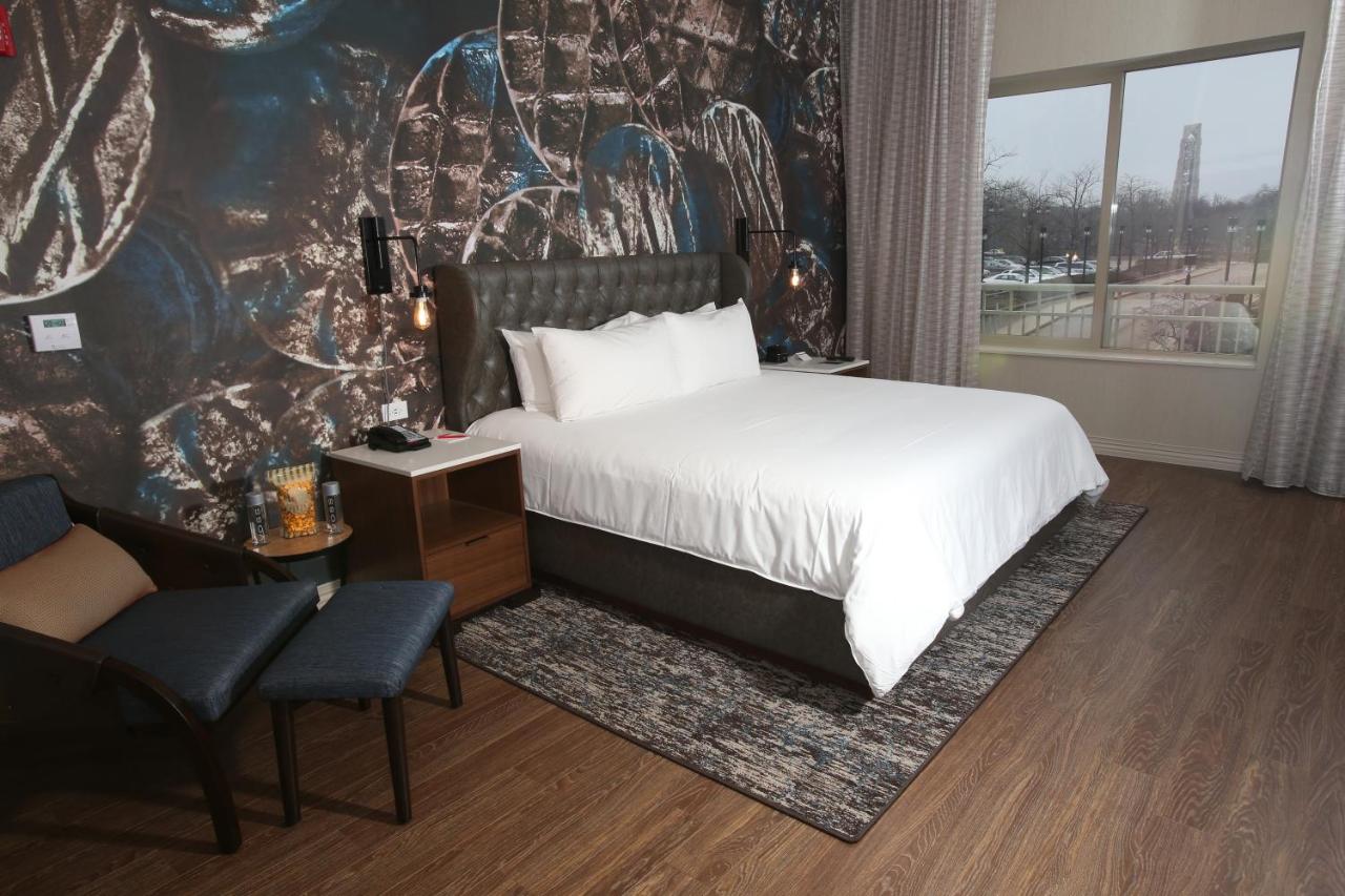 Hotel Indigo Naperville Riverwalk
