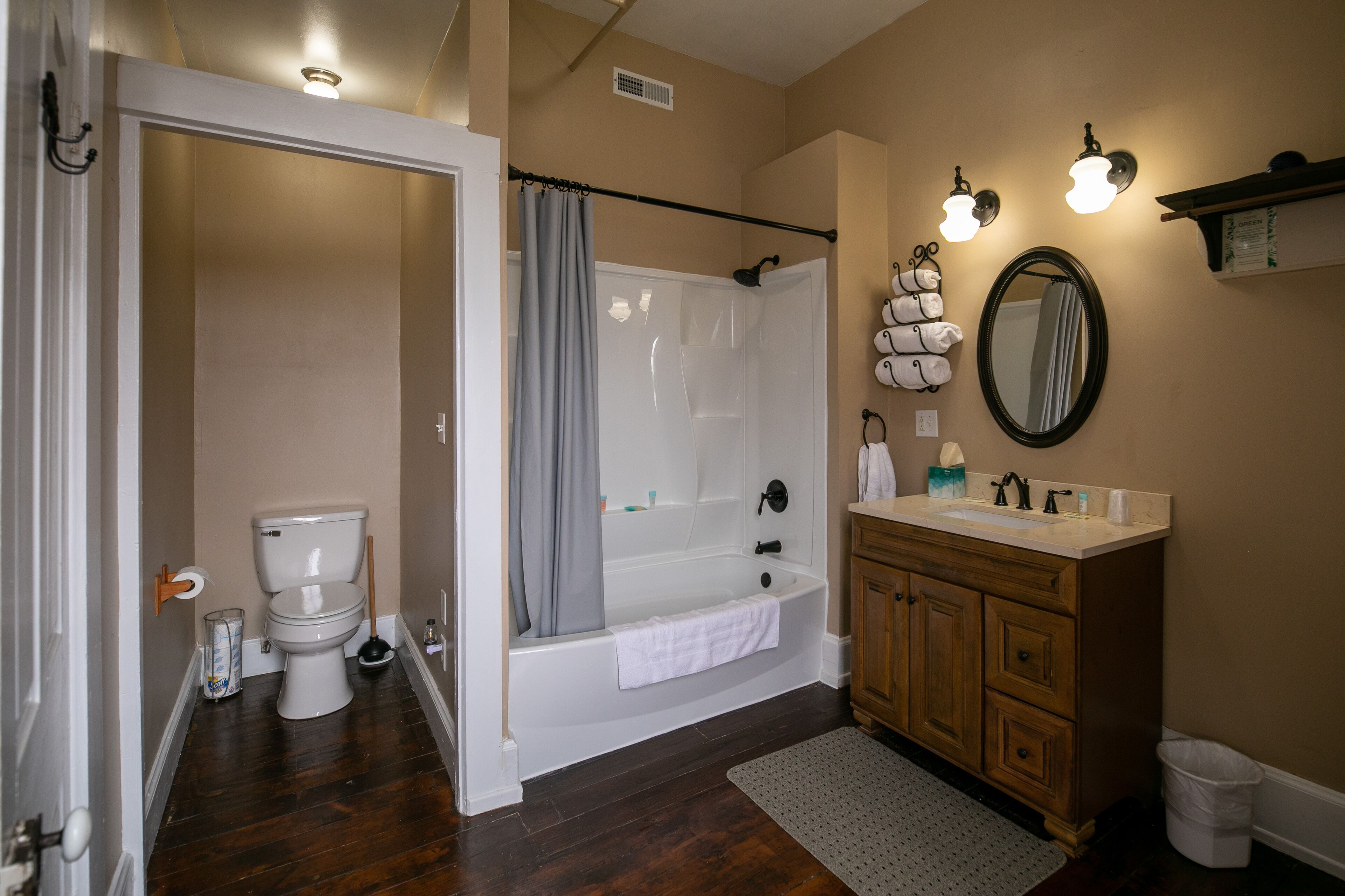 Nauvoo Temple House Hotel