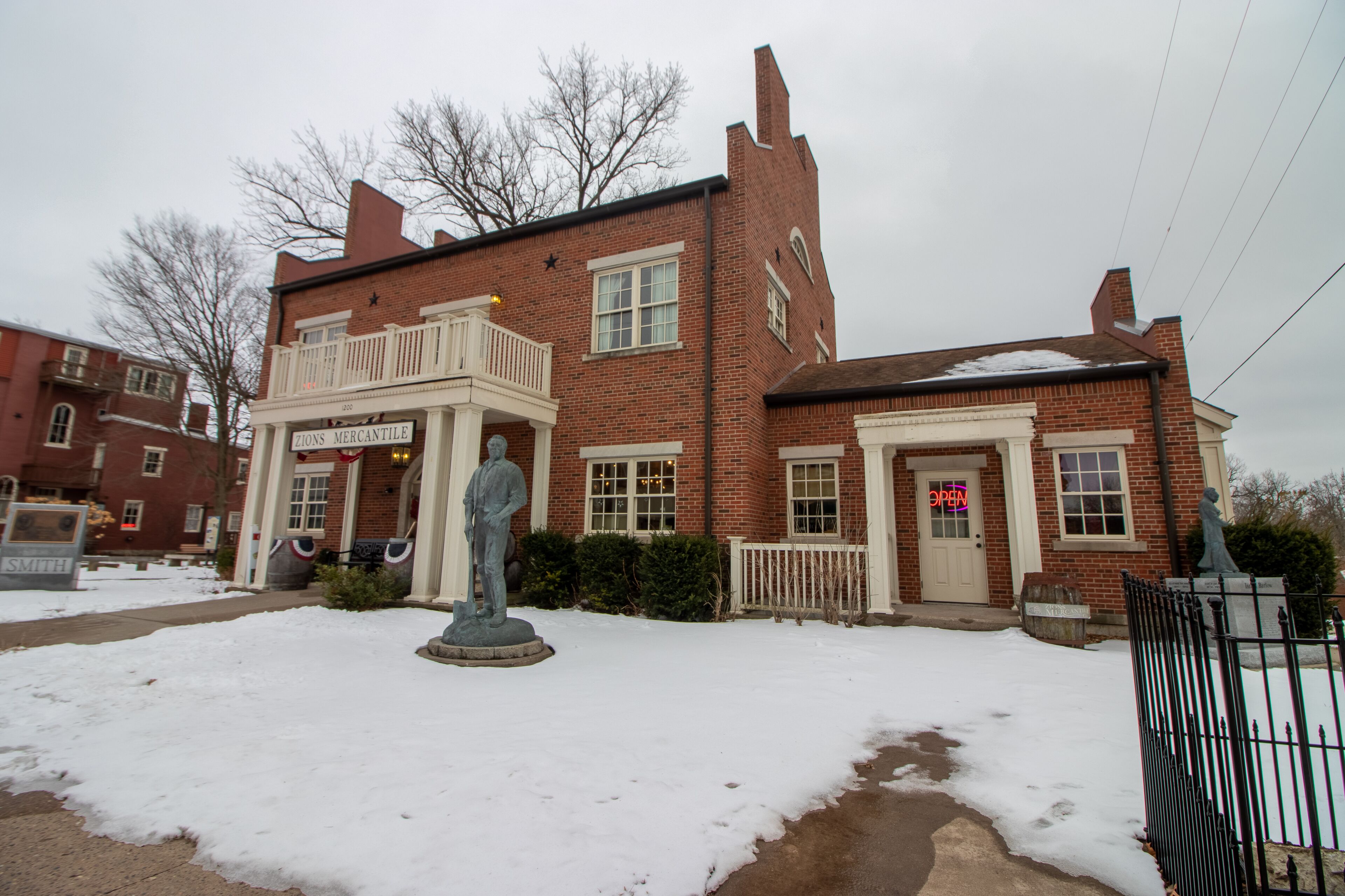 Nauvoo Temple House Hotel