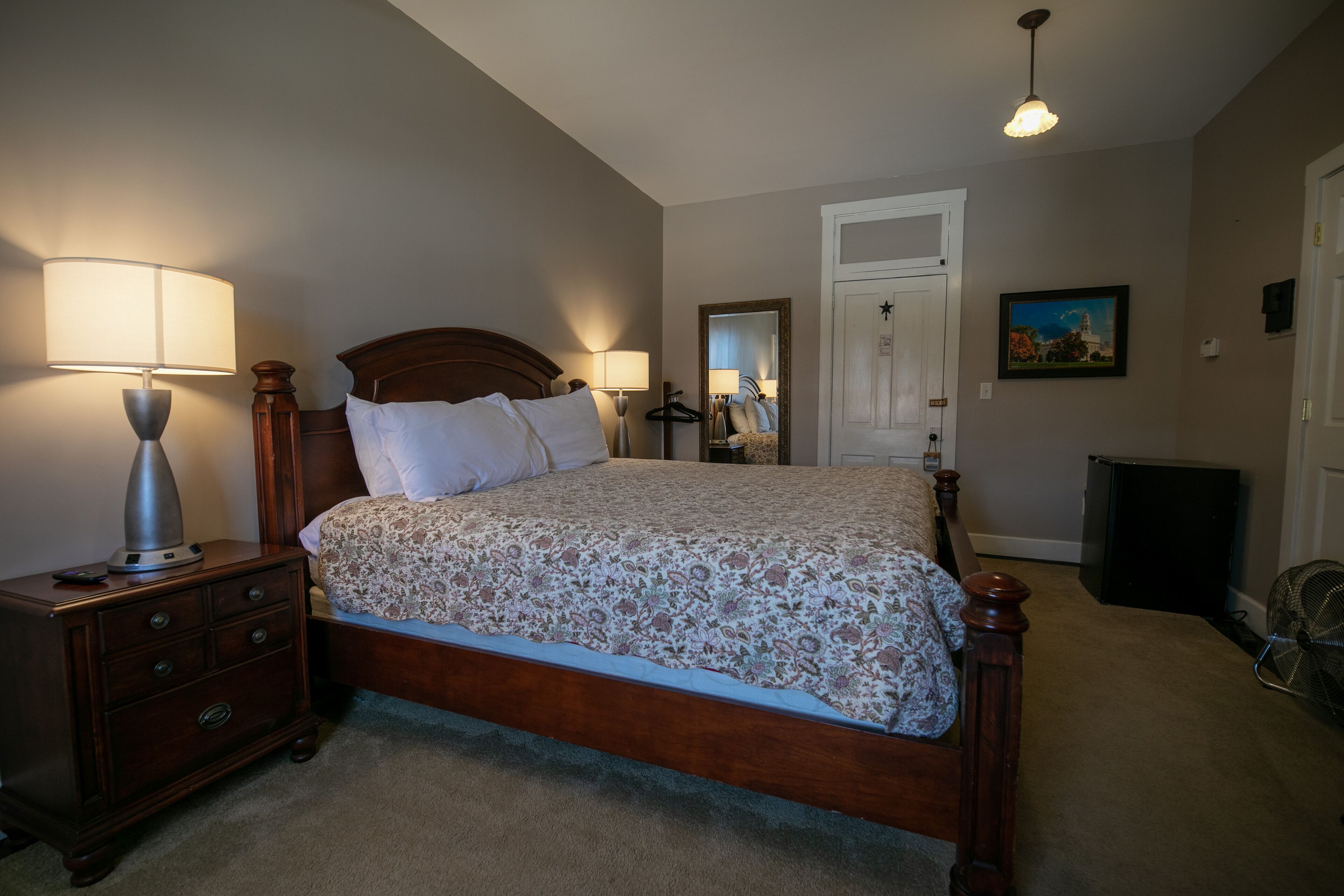 Nauvoo Temple House Hotel