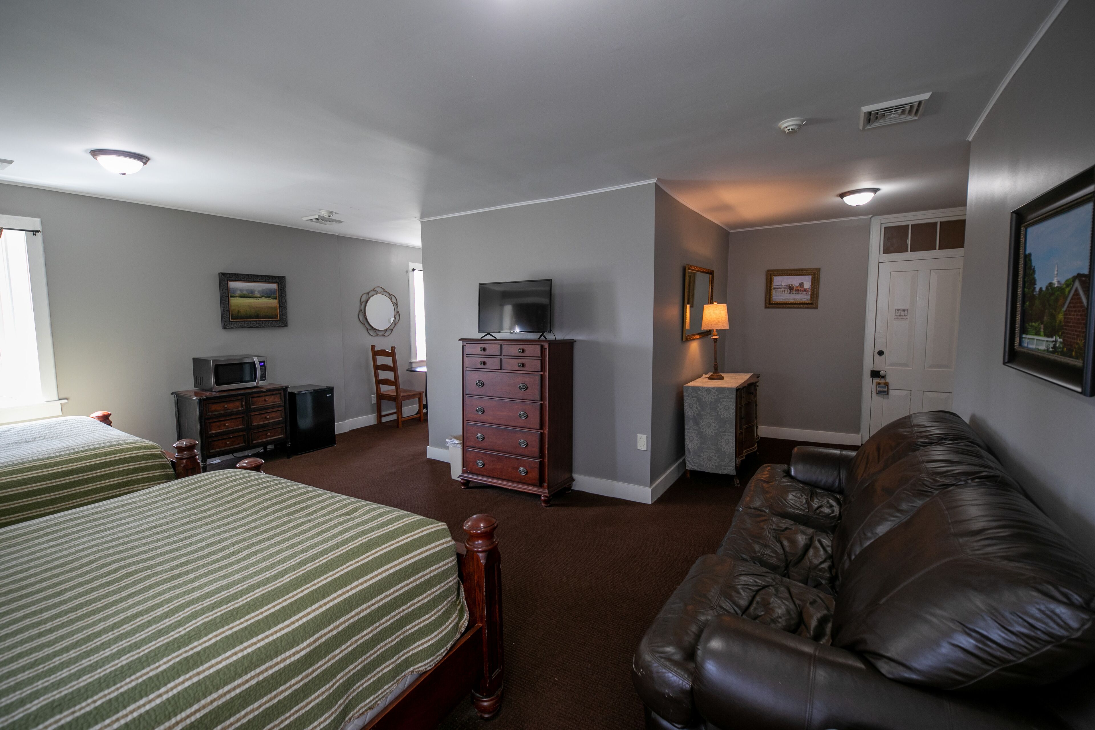 Nauvoo Temple House Hotel
