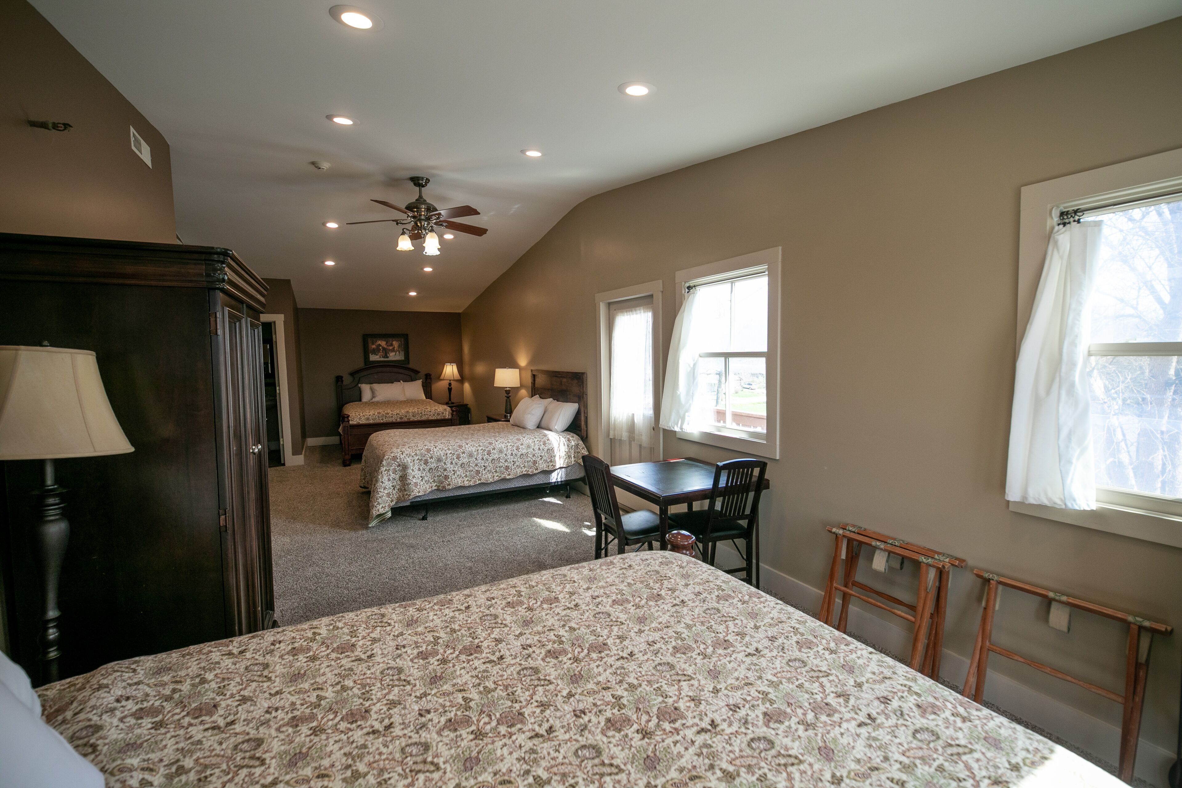 Nauvoo Temple House Hotel