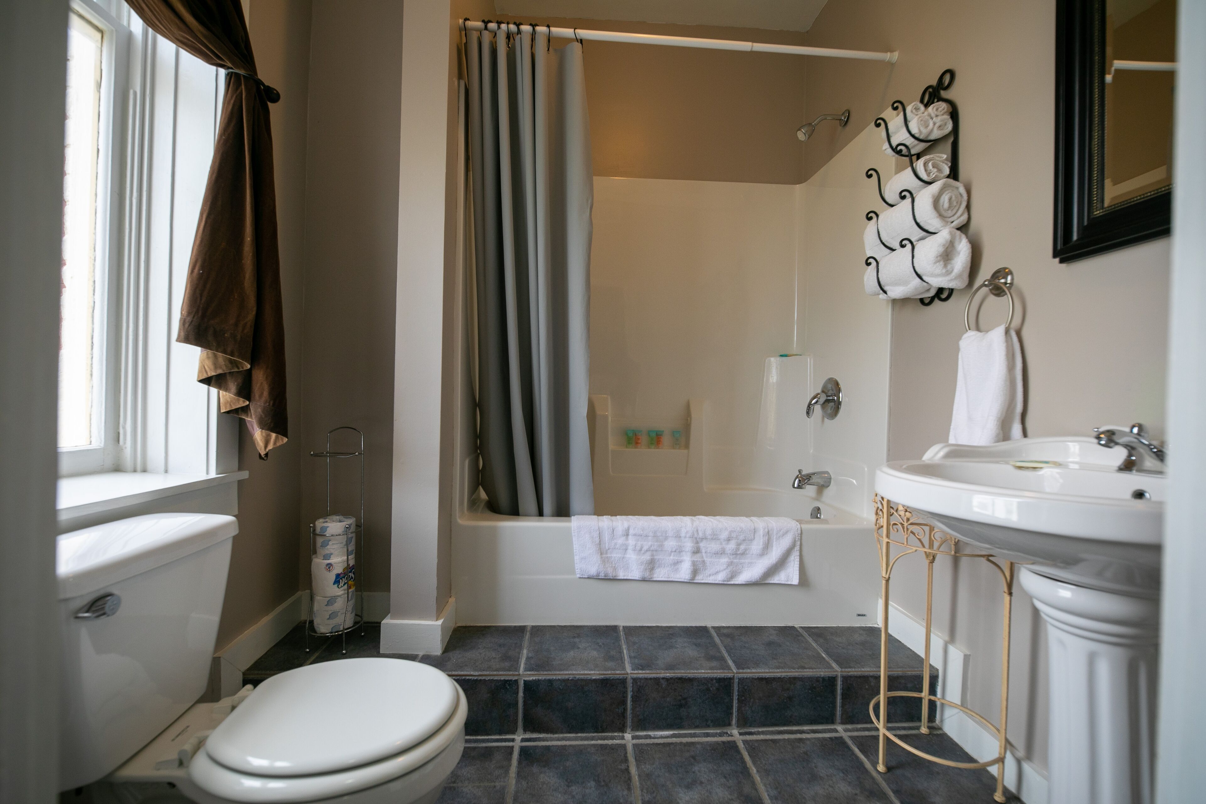 Nauvoo Temple House Hotel