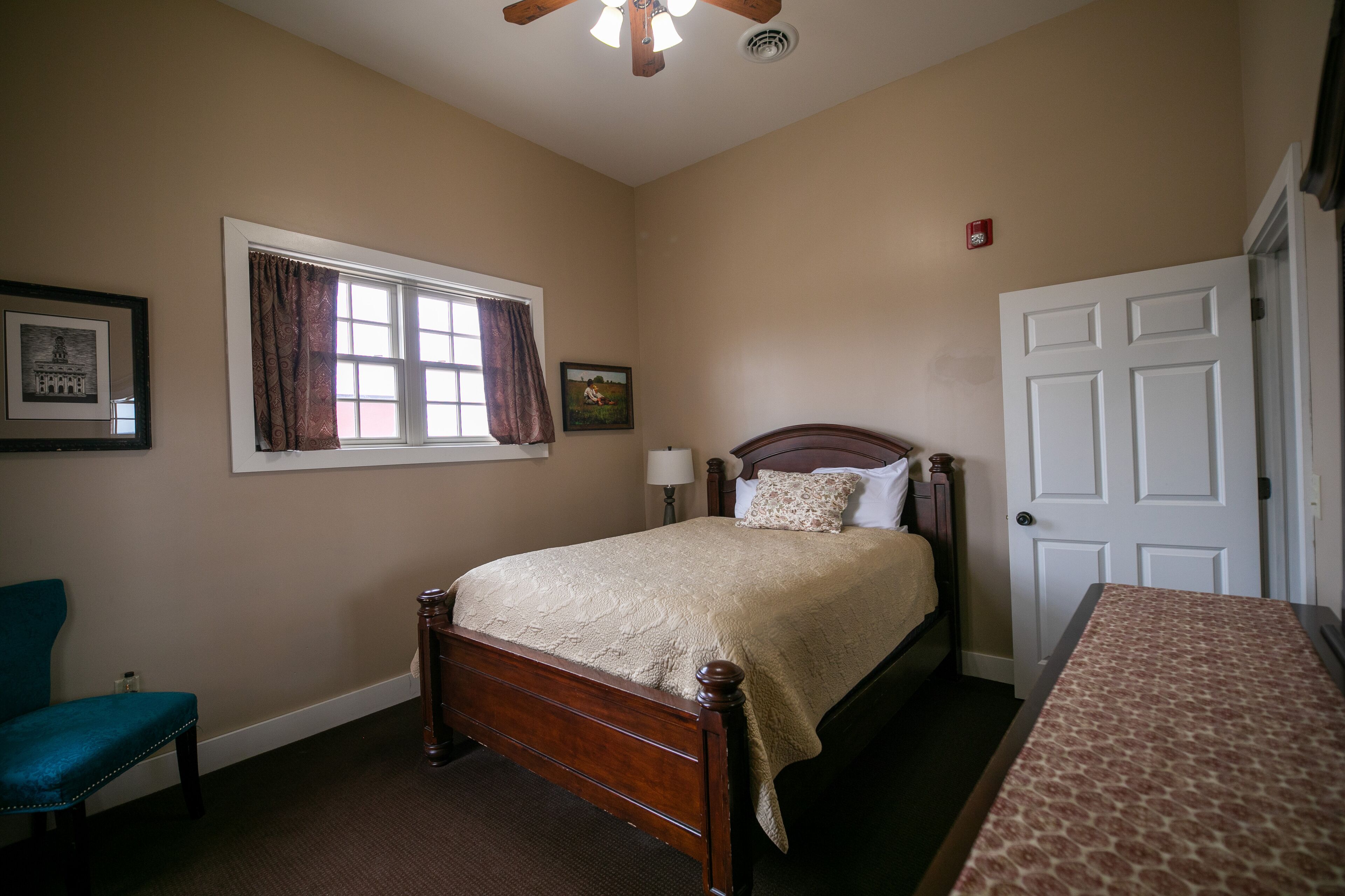 Nauvoo Temple House Hotel