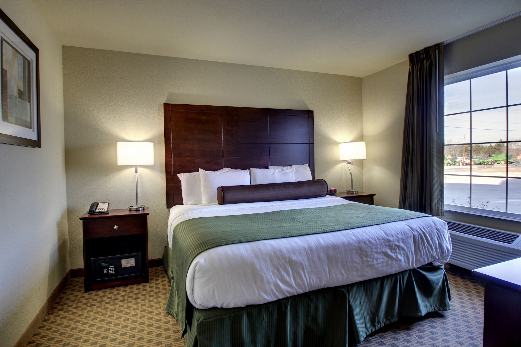 Cobblestone Hotel & Suites