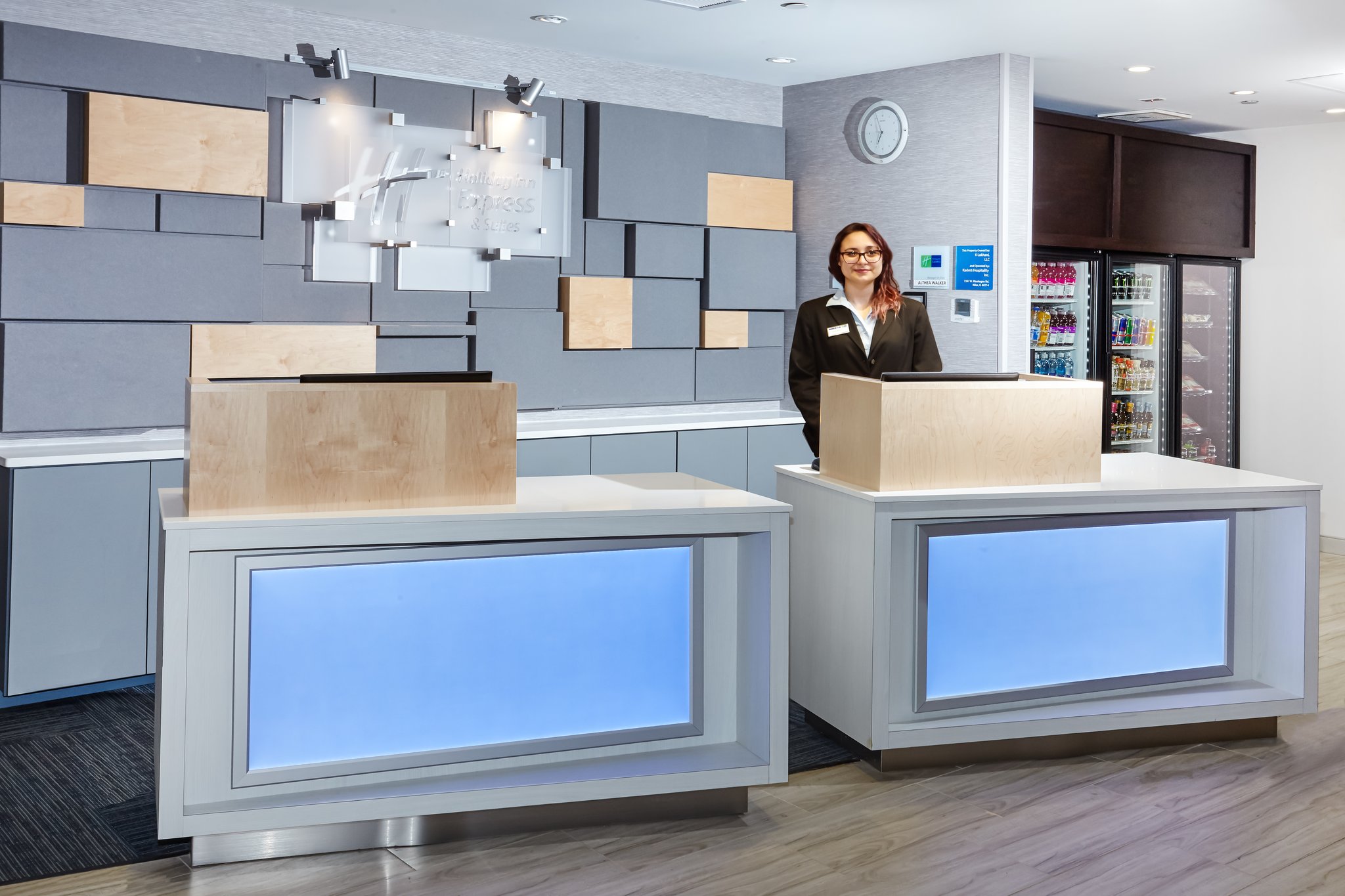 Holiday Inn Express & Suites Chicago North Shore - Niles