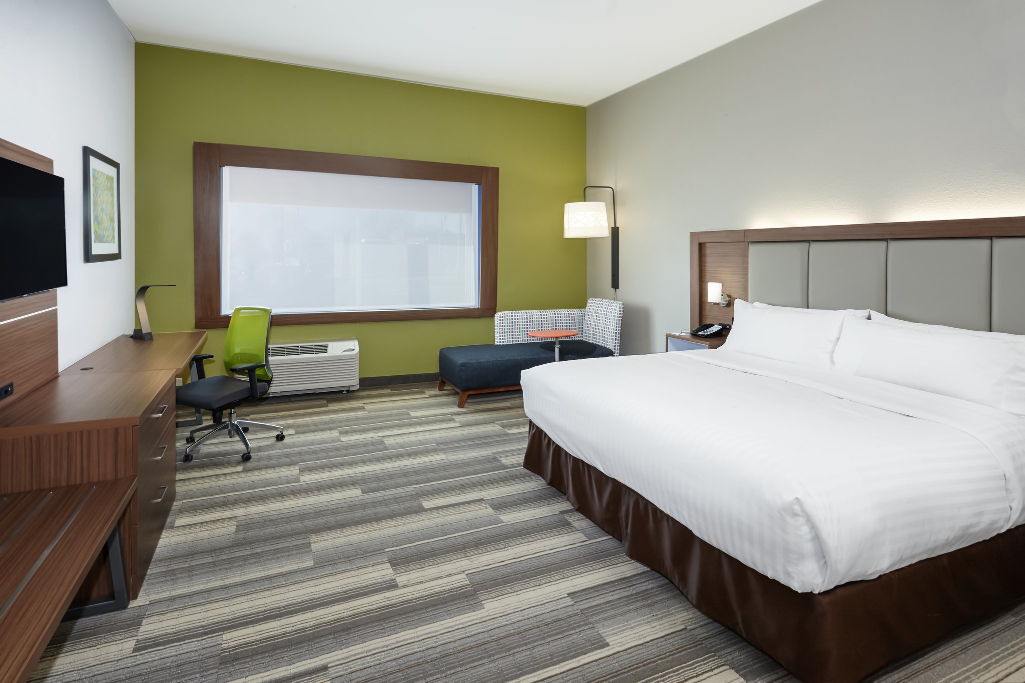 Holiday Inn Express & Suites Chicago North Shore - Niles