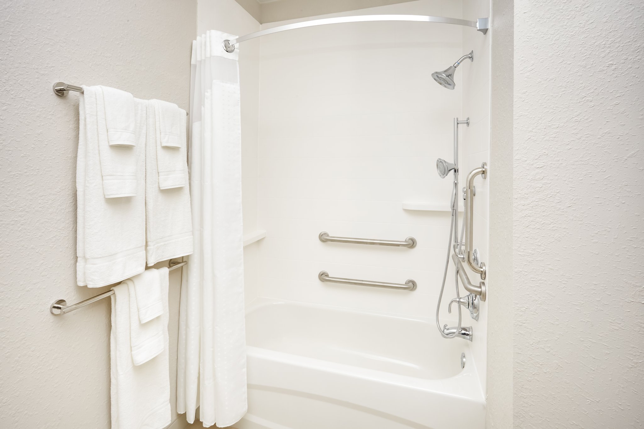 Holiday Inn Express & Suites Chicago North Shore - Niles