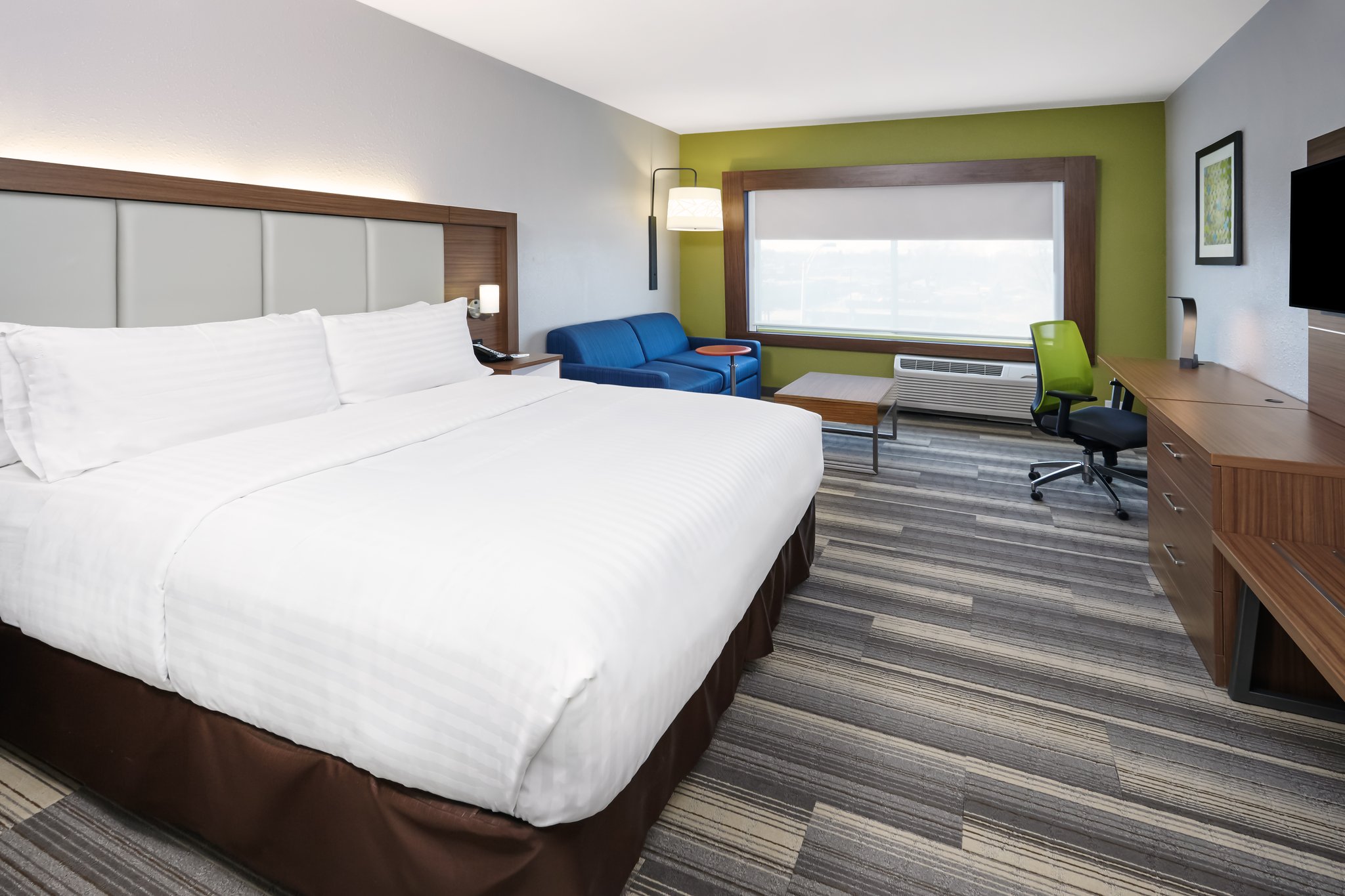 Holiday Inn Express & Suites Chicago North Shore - Niles