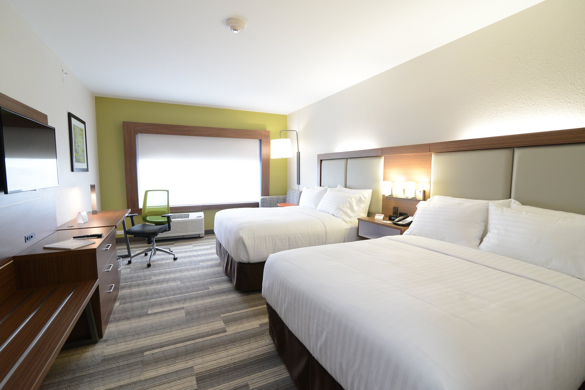 Holiday Inn Express & Suites Chicago North Shore - Niles